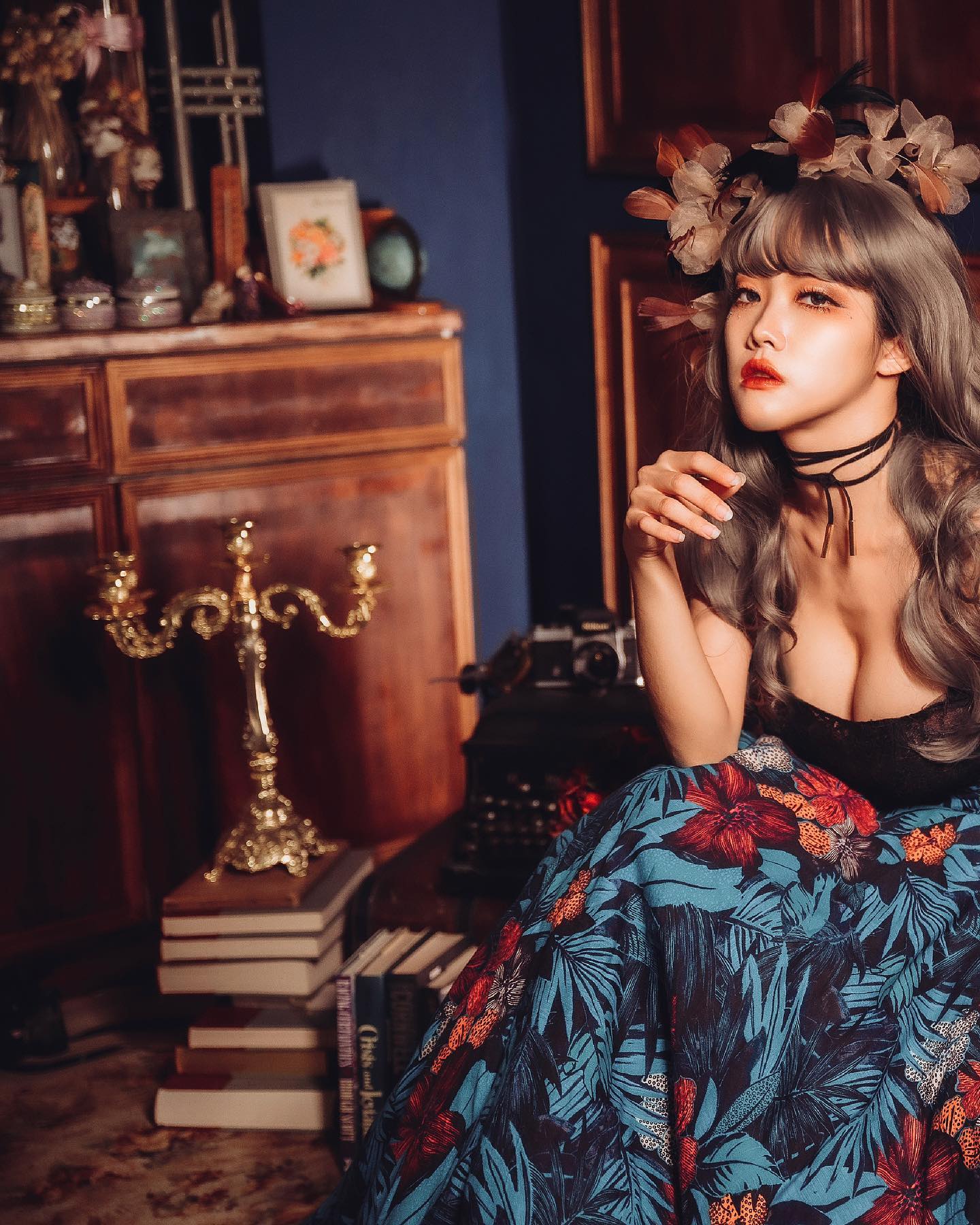 超生猛正妹「Eyo咿呦」每個角度都讓人心癢難耐，超深V視角「胸器快彈出來」-第1章-图片5