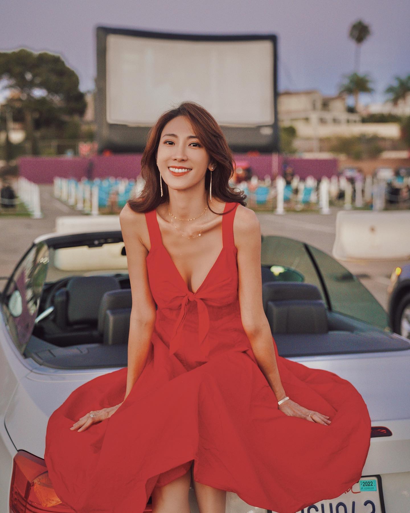 胸爆女神「Annabelle安娜」超低胸背心的渾圓碗公奶，看一眼就能感受心動電流傳遍全身-第1章-图片1