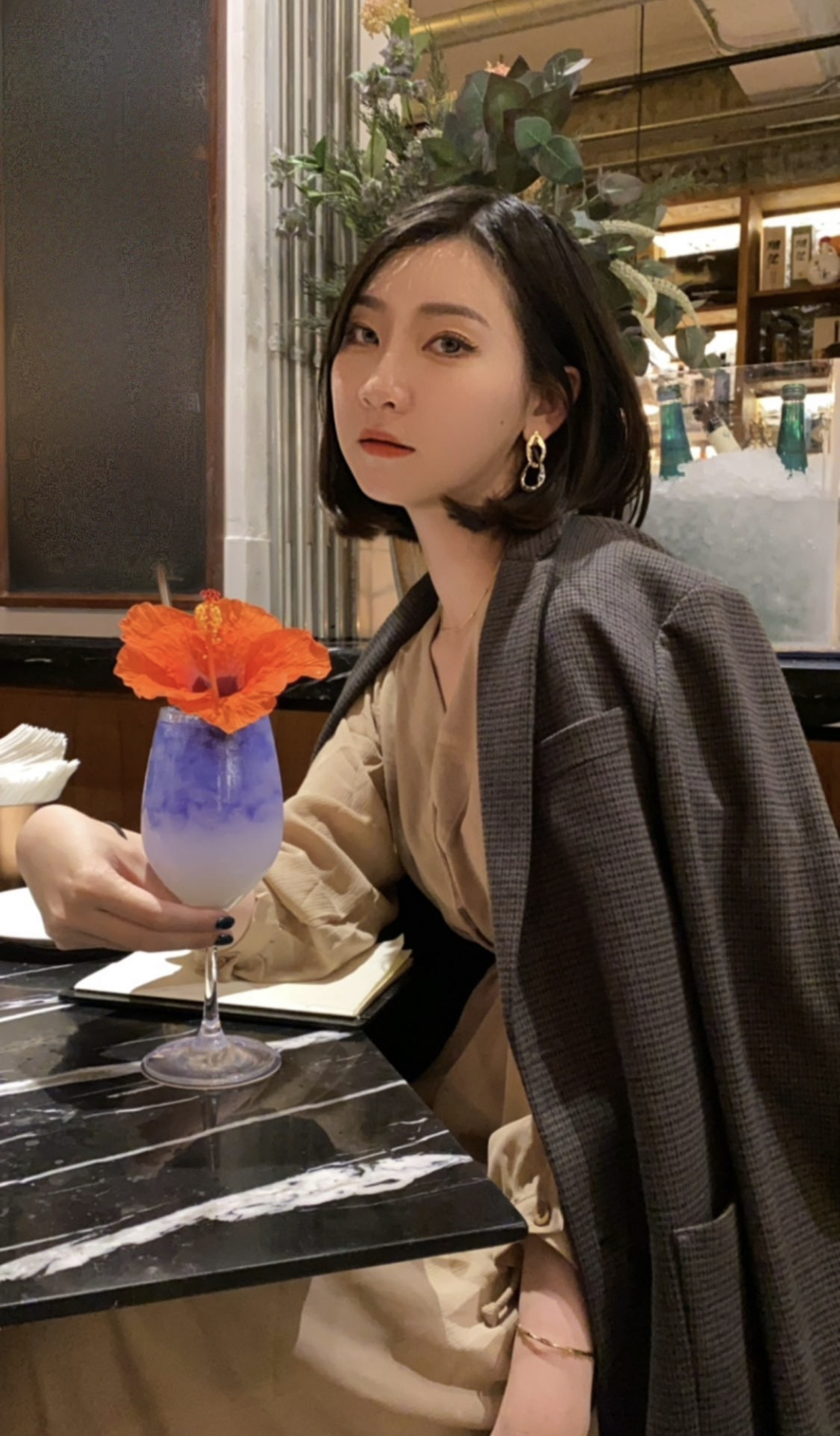 A beautiful white-colored “qowo9” girl.-第1章-图片17