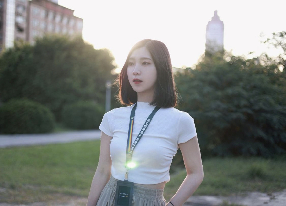 A beautiful white-colored “qowo9” girl.-第1章-图片22