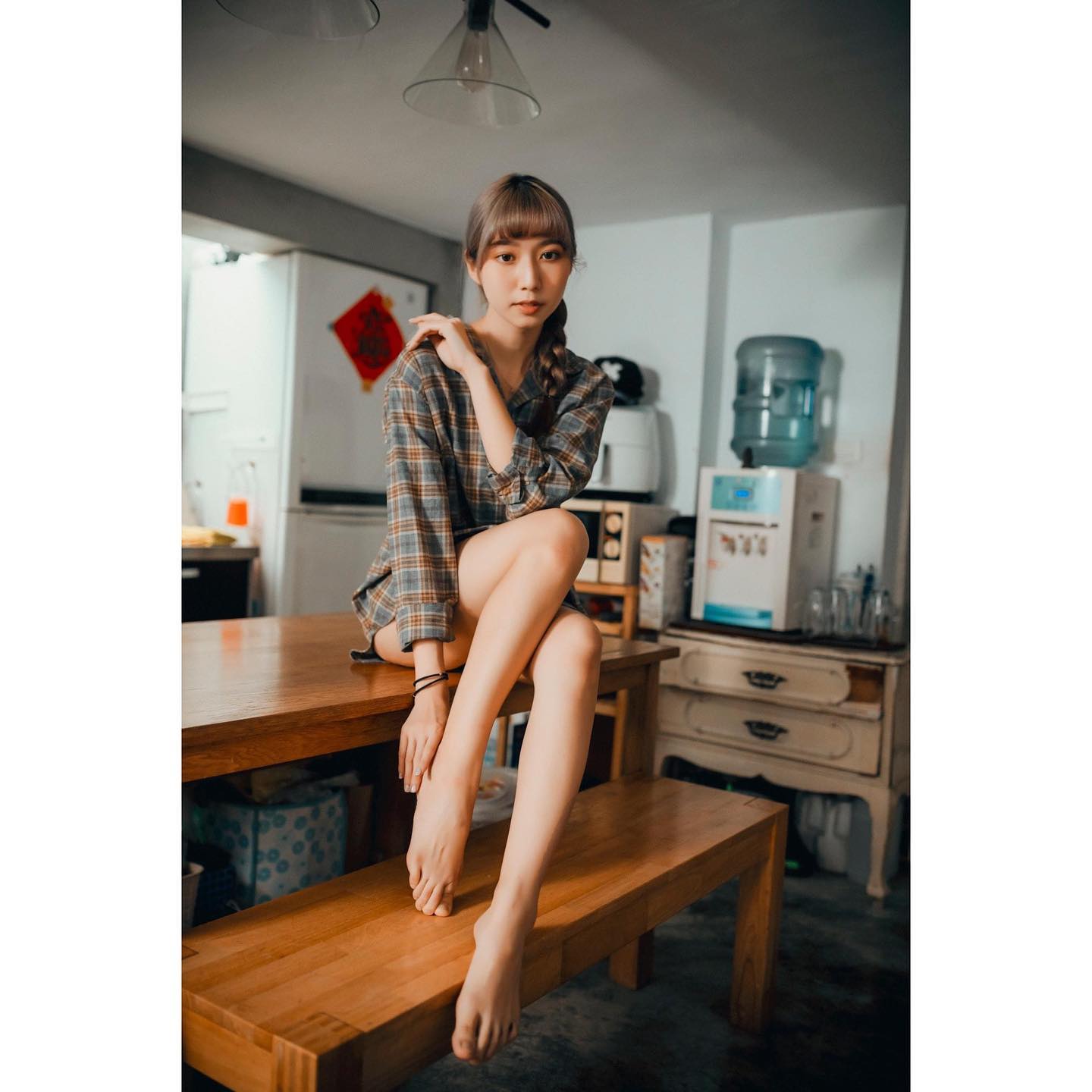 仙氣正妹「龍睬崴」心神蕩漾的乳波震震，神級辣腿白嫩的令人血脈噴張！-第1章-图片9