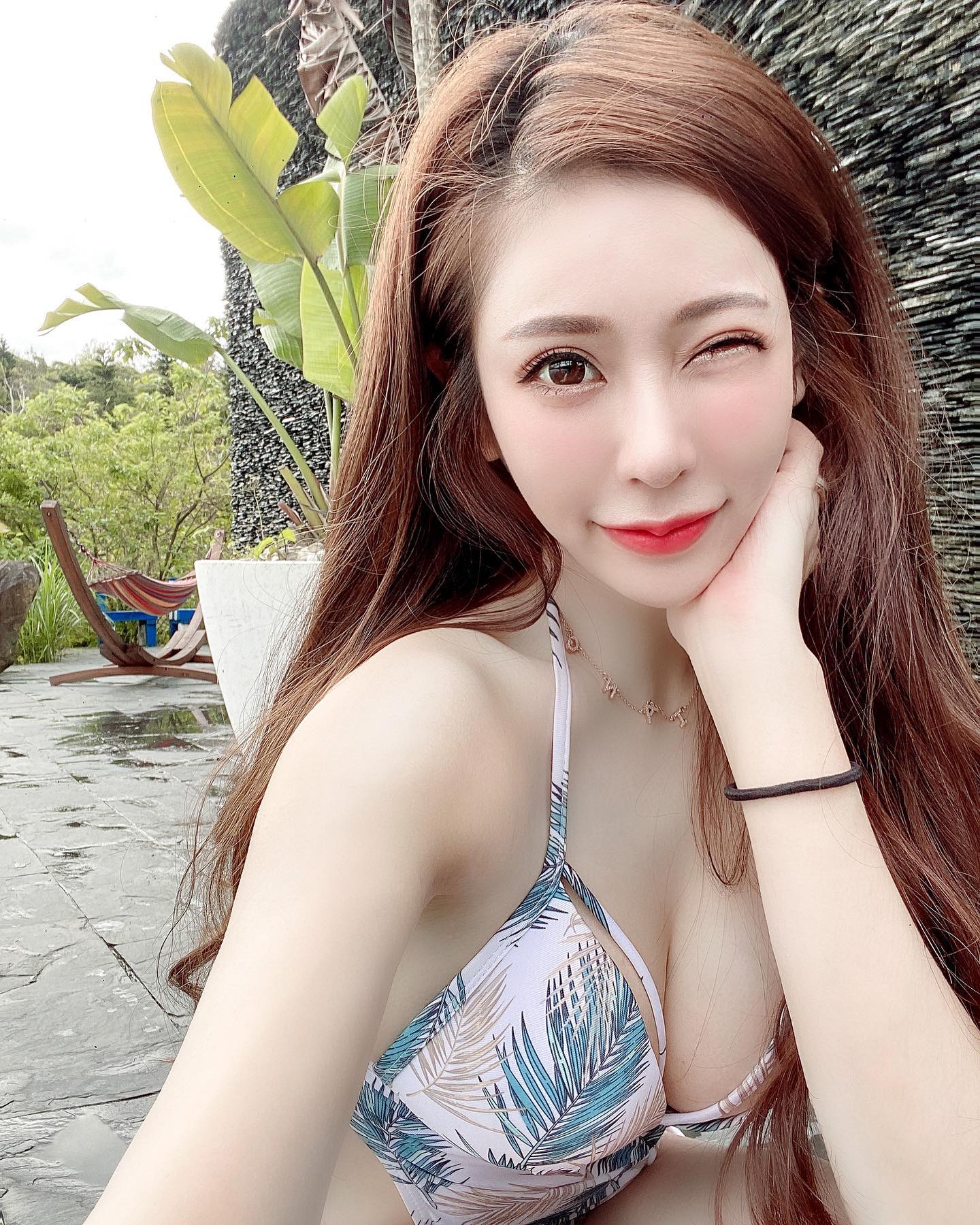 火辣正妹「湘湘」根本是仙女下凡！雙眸超電，前凸後翹的「Ｓ曲線」太強大！-第1章-图片1