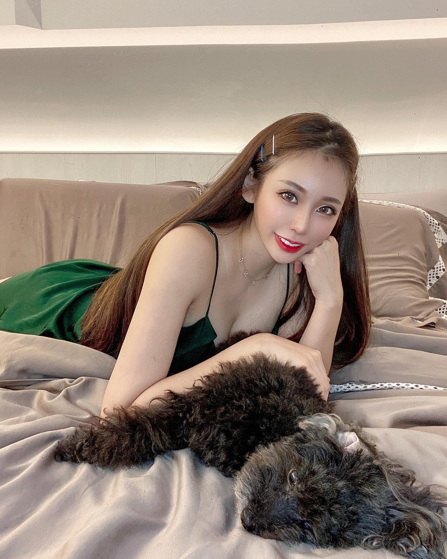 火辣正妹「湘湘」根本是仙女下凡！雙眸超電，前凸後翹的「Ｓ曲線」太強大！-第1章-图片3