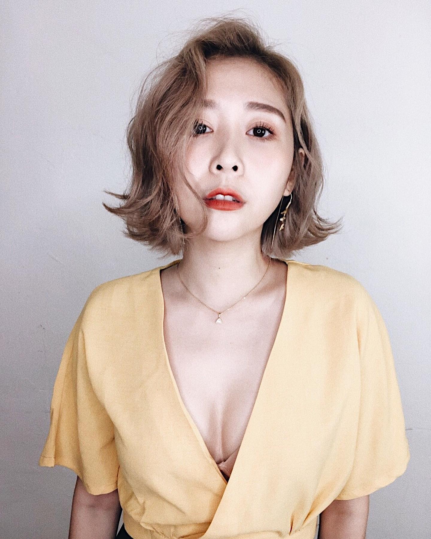 甜美正妹「范乙霏」身材太兇猛「低胸背心」還有甜死人的笑容「渾圓美乳」形狀好明顯！-第1章-图片3