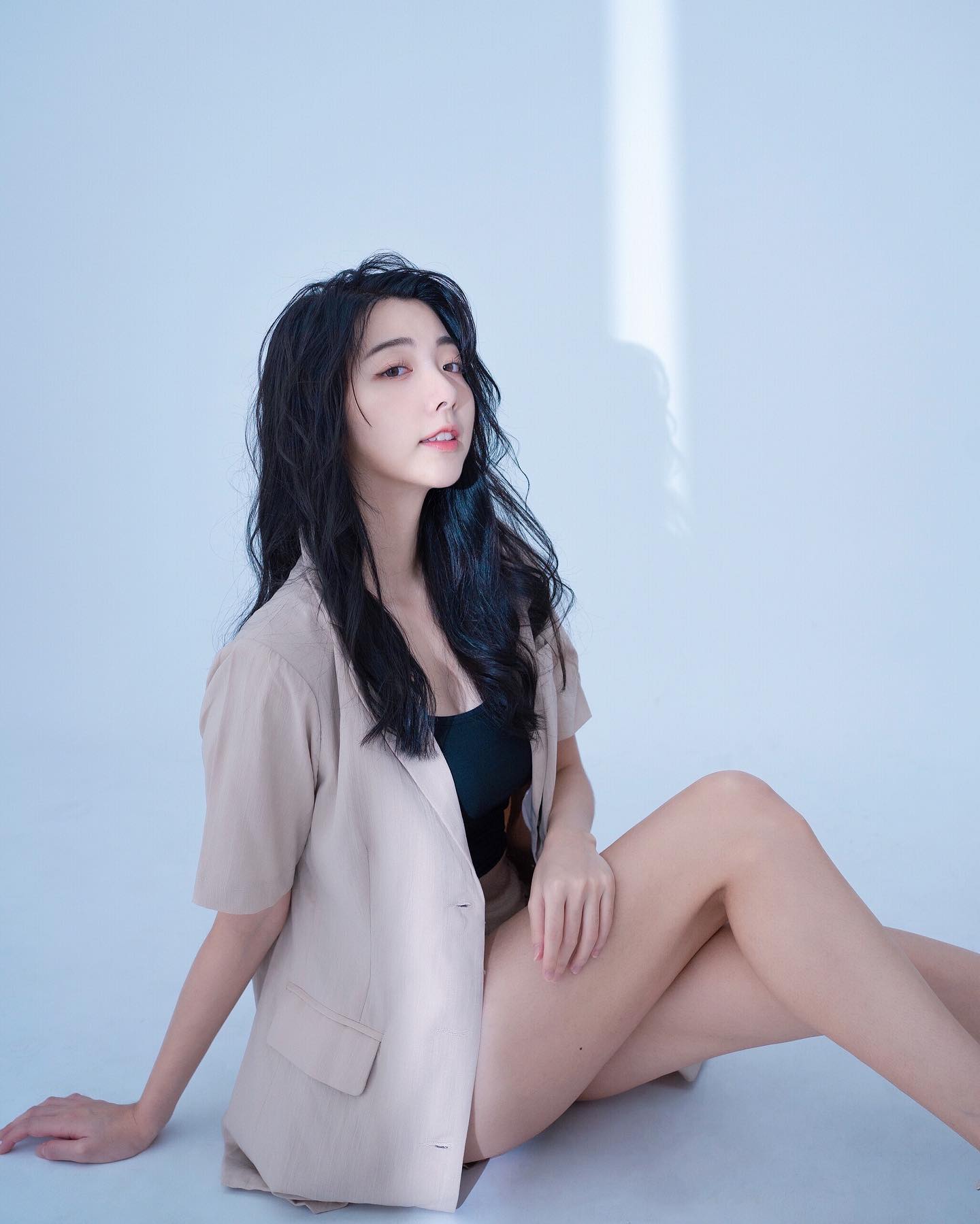 極品正妹「蘇蘇」正面還有「超優質爆乳美胸」甜甜一笑就讓你感受到戀愛的溫度！-第1章-图片4