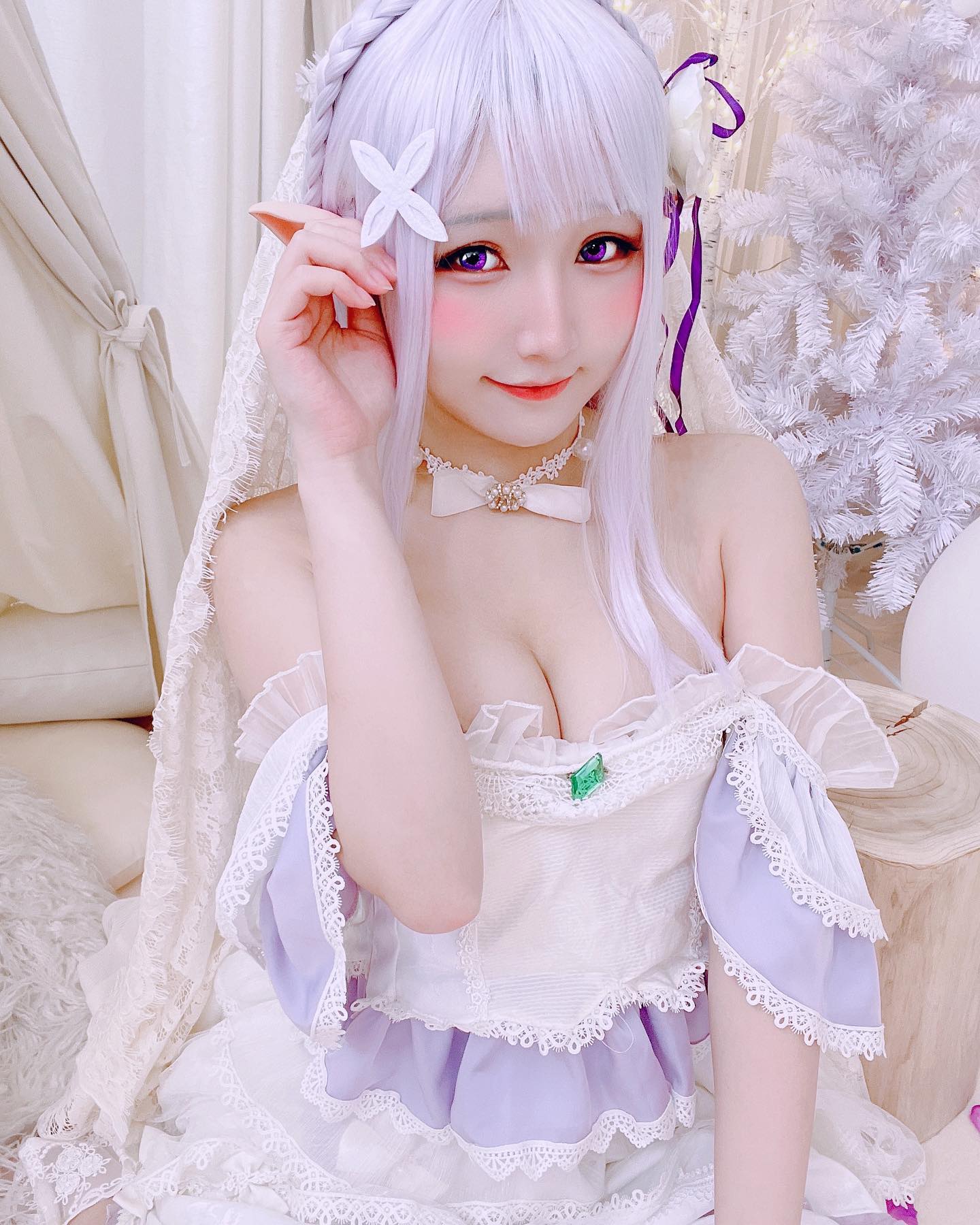 Sister cosplayer