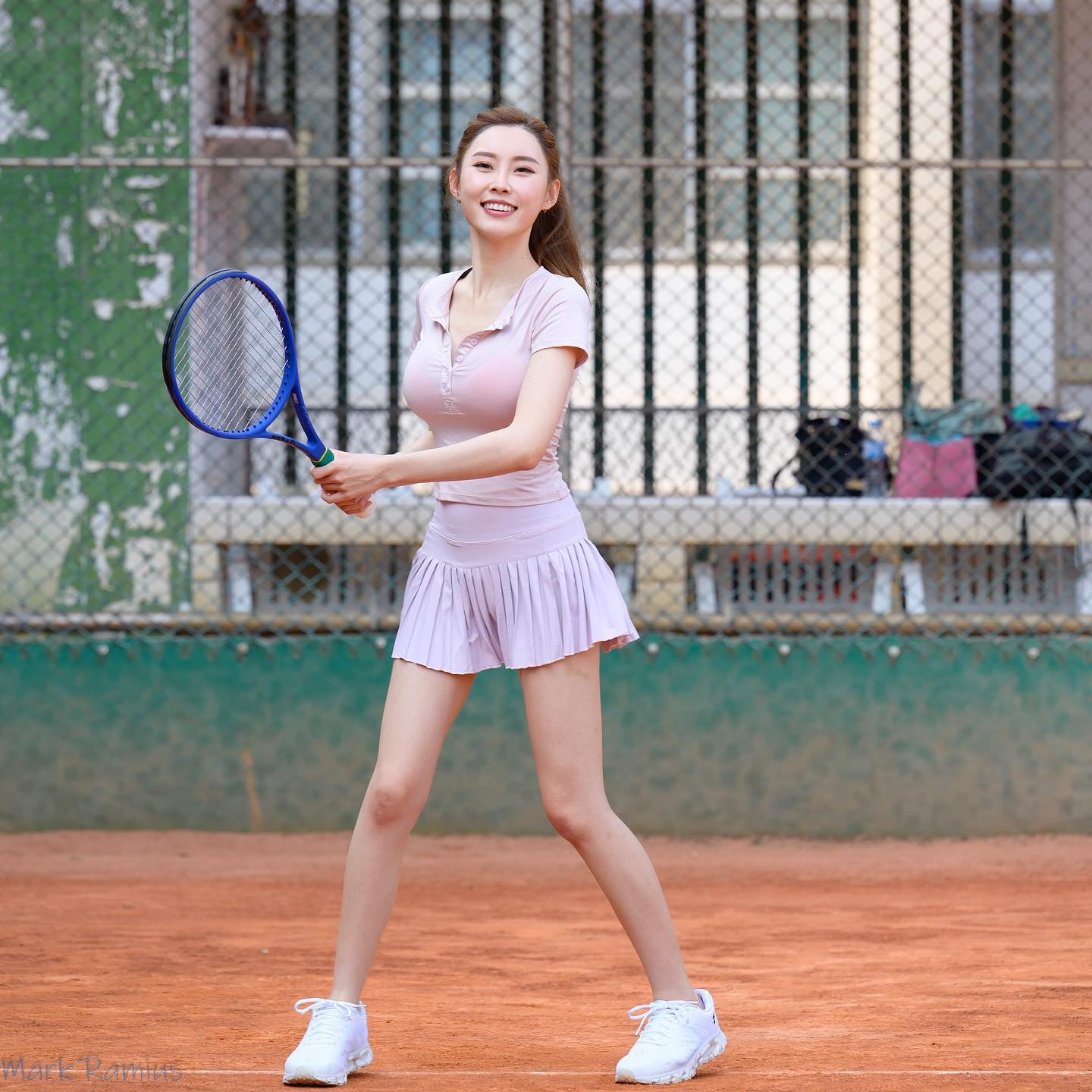 The goddess-class sister “Queenie” is full of “extreme exposure” Bean big meat bags!-第1章-图片4