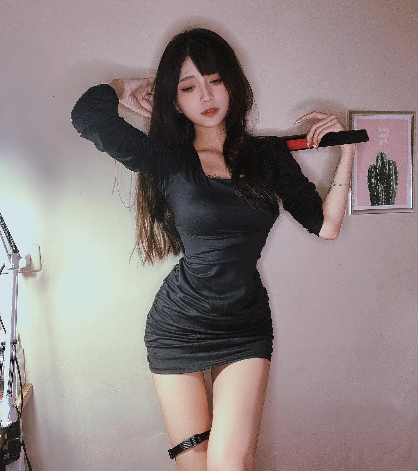 甜心「瞳瞳kimi」上衣滑落「春光乍現」畫面好粉嫩！誘惑的「惹火自拍」讓人受不了-第1章-图片6