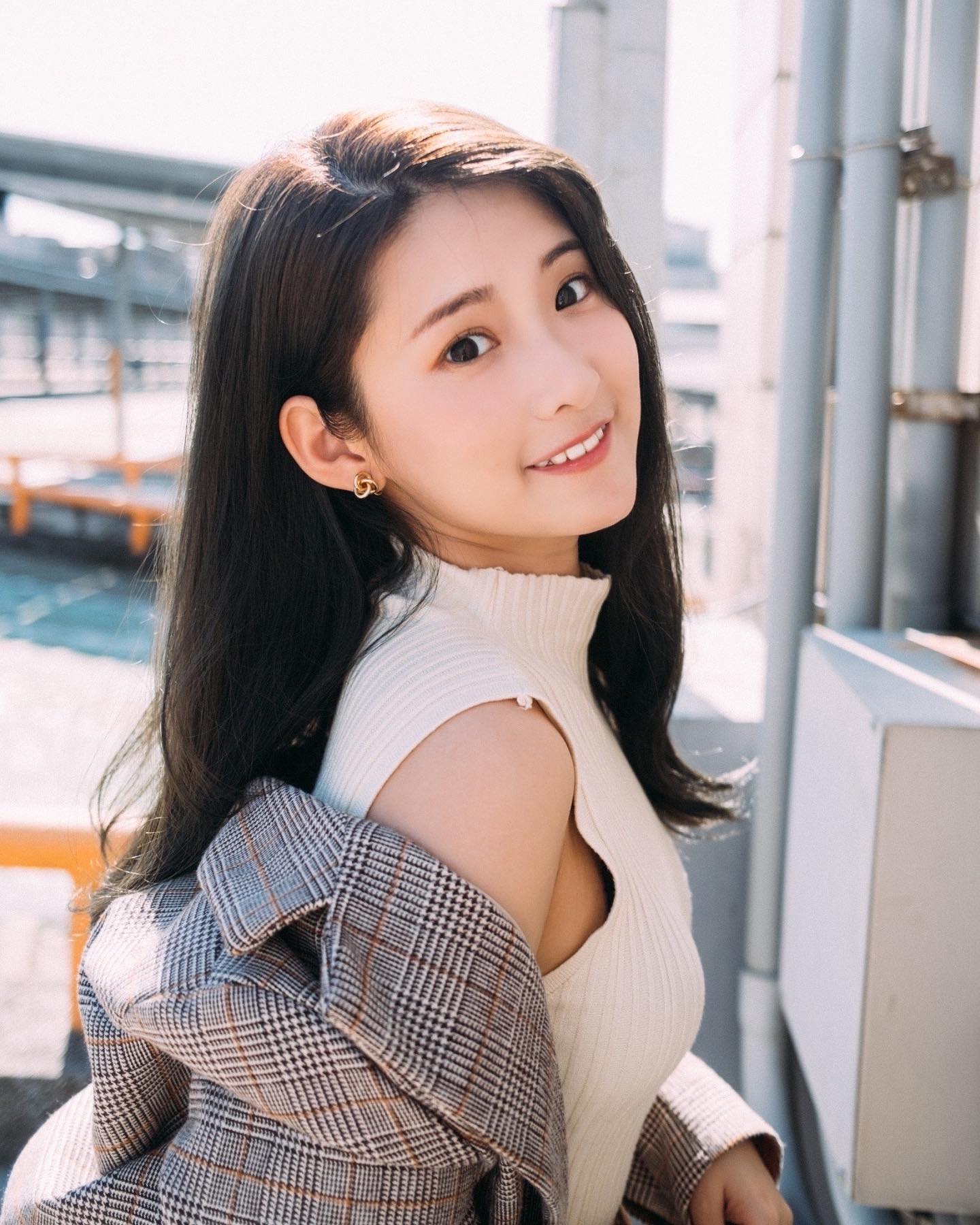 甜美正妹「孔安」水嫩感無敵，秀出「渾圓大奶」顏值太高「乳香四溢」-第1章-图片1