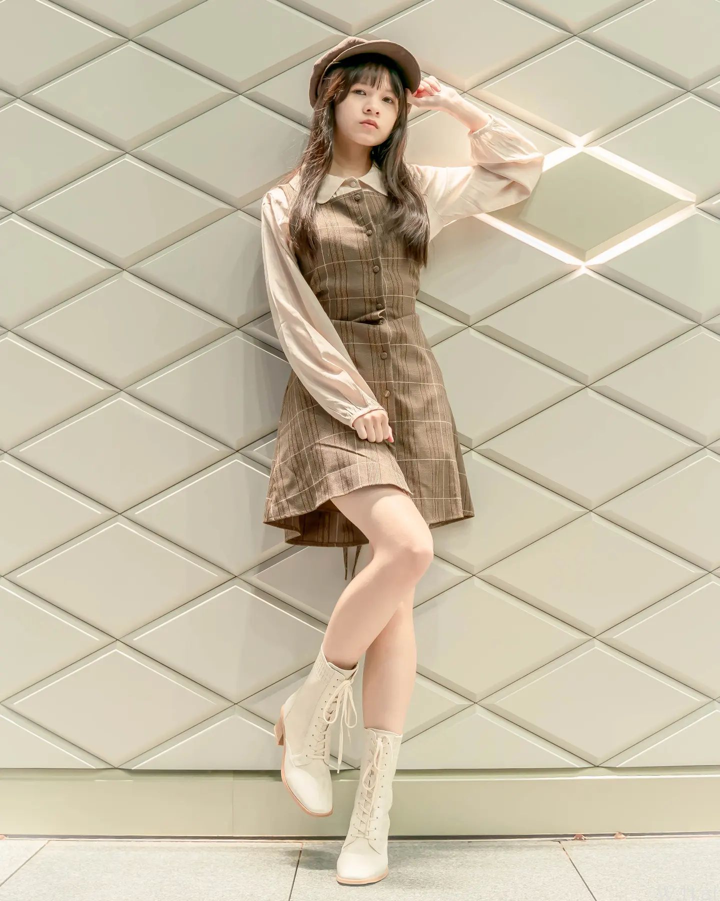 白皙正妹「綾萌」各種「養眼畫面」大秀好身材沒有極限，長腿讓人神魂顛倒！-第1章-图片10