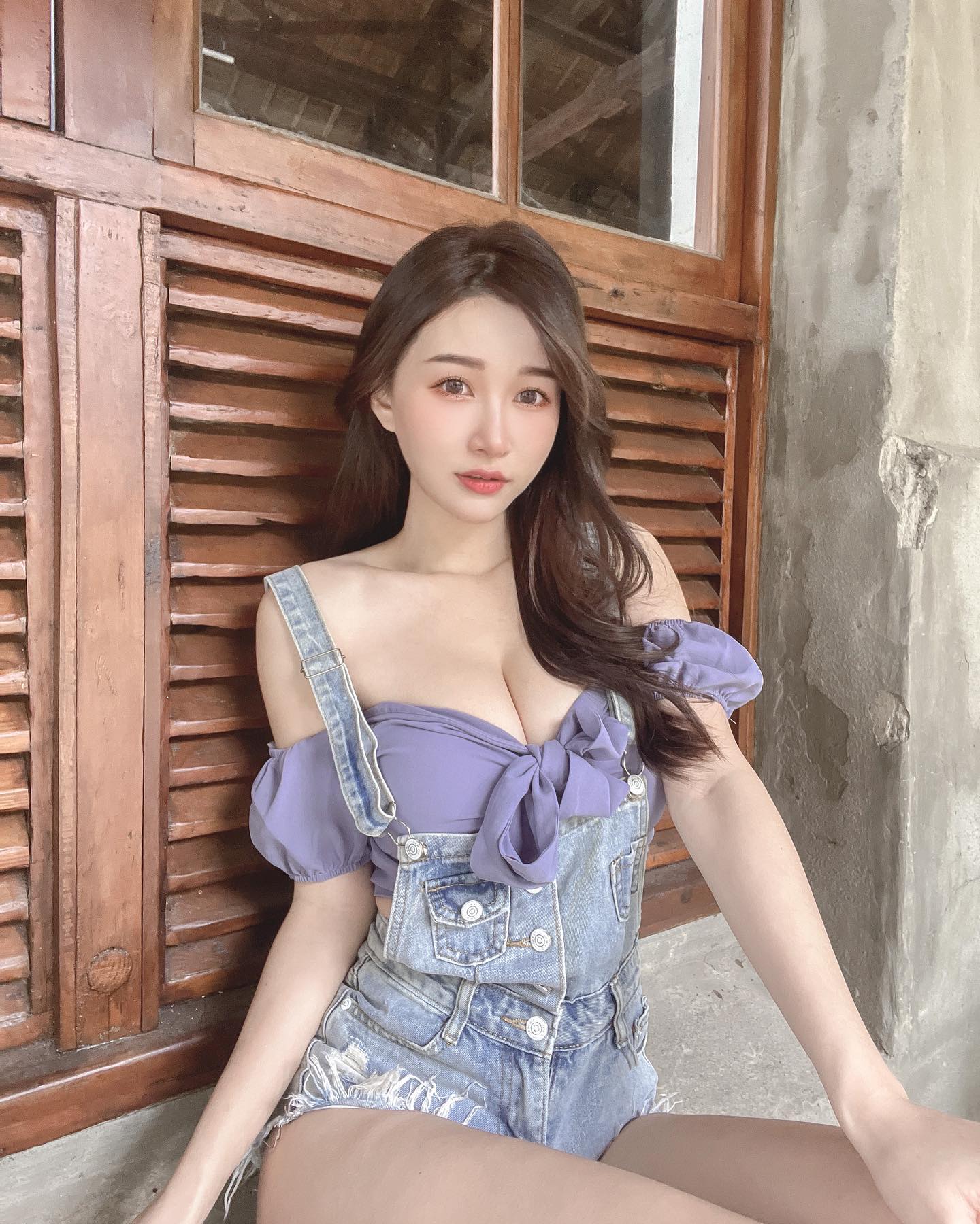 美胸正妹「小筑」滿滿乳量「修長美腿」眼神都失焦！曲線性感的不可思議-第1章-图片7