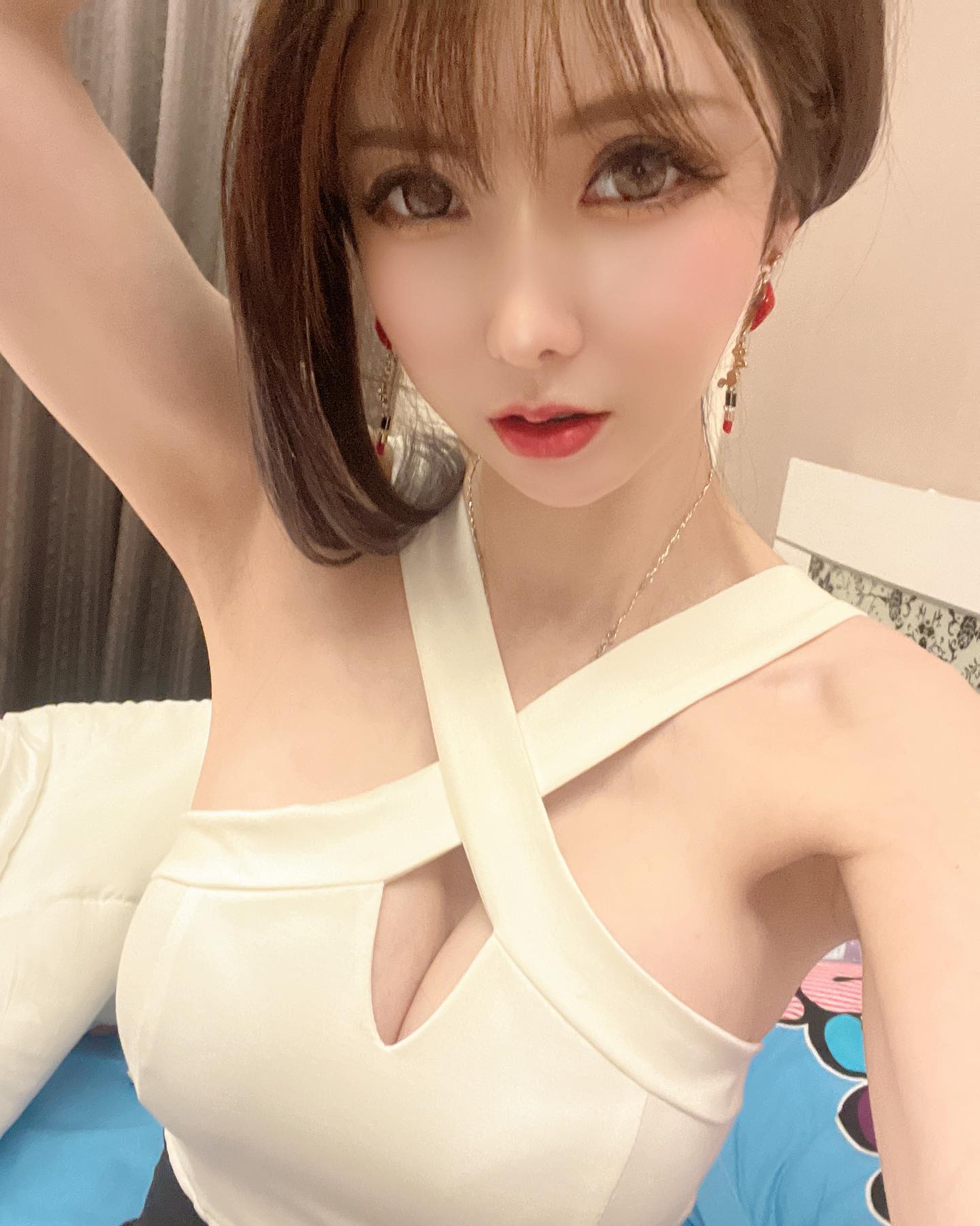 豪放巨奶妹「柔寶寶」飽滿乳量「塞好塞滿」露嫩白肌讓人戀愛啦！顏值身材都超棒啊！-第1章-图片3