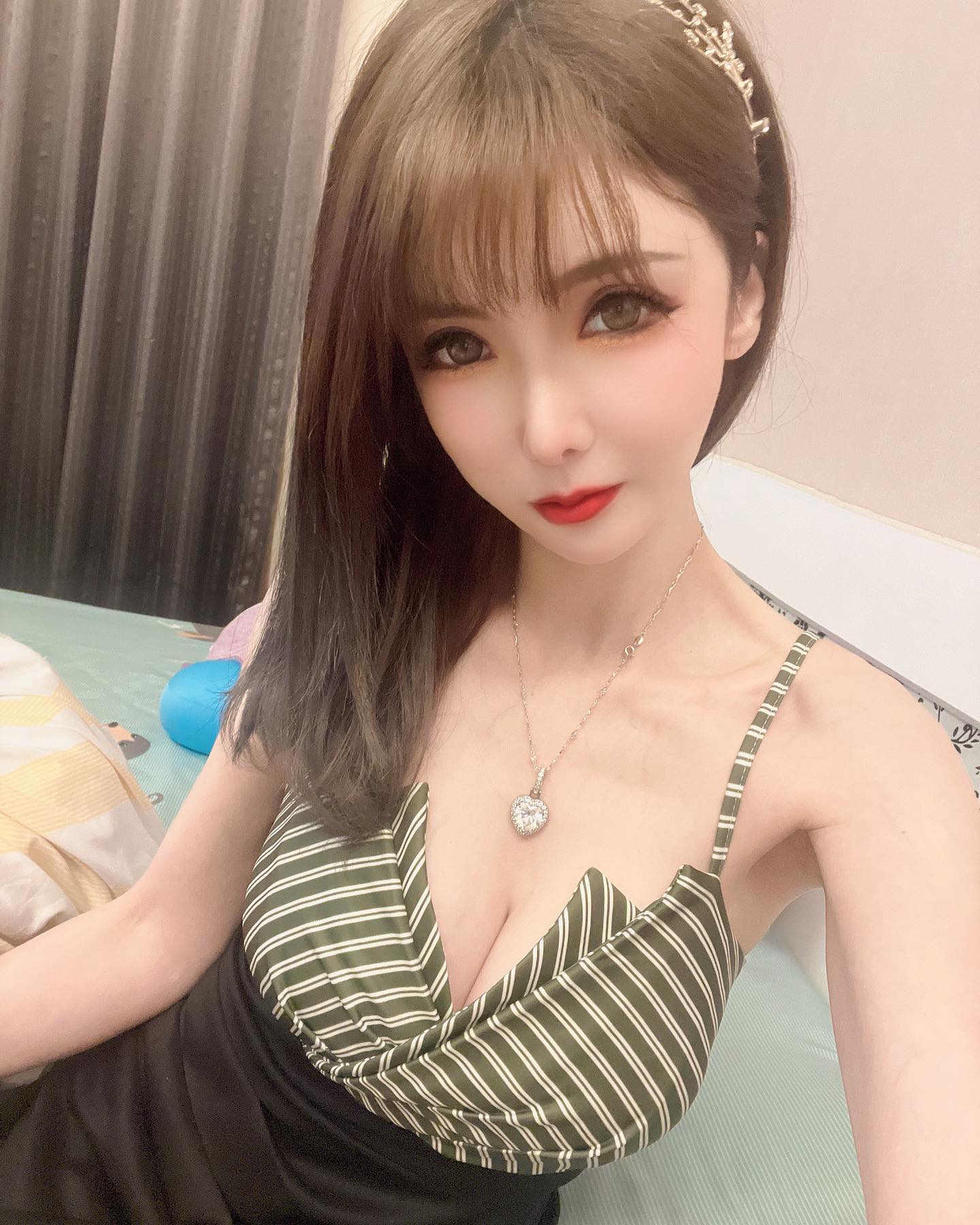 豪放巨奶妹「柔寶寶」飽滿乳量「塞好塞滿」露嫩白肌讓人戀愛啦！顏值身材都超棒啊！-第1章-图片6