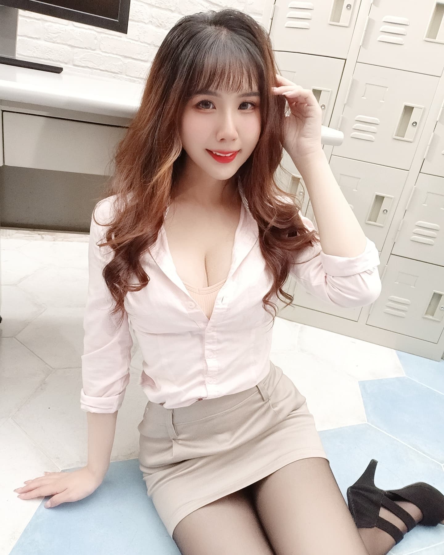 甜美萌妹「花傾夕」傲人巨乳又大又白嫩！獨家「性感長腿」辣暈粉絲！-第1章-图片8