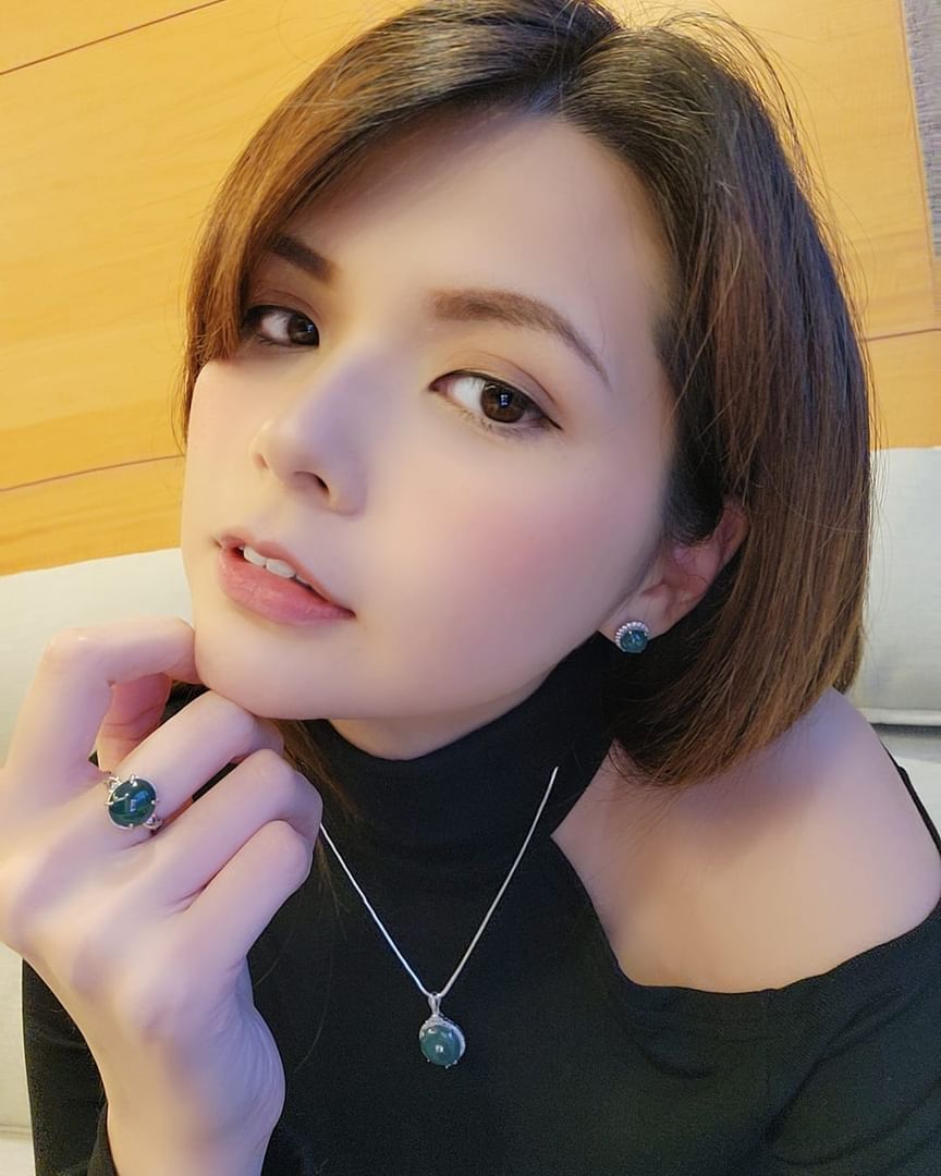 大辣女神「陳婷」豪放打扮尺度大開「袒胸相對」深溝深不見底！-第1章-图片10