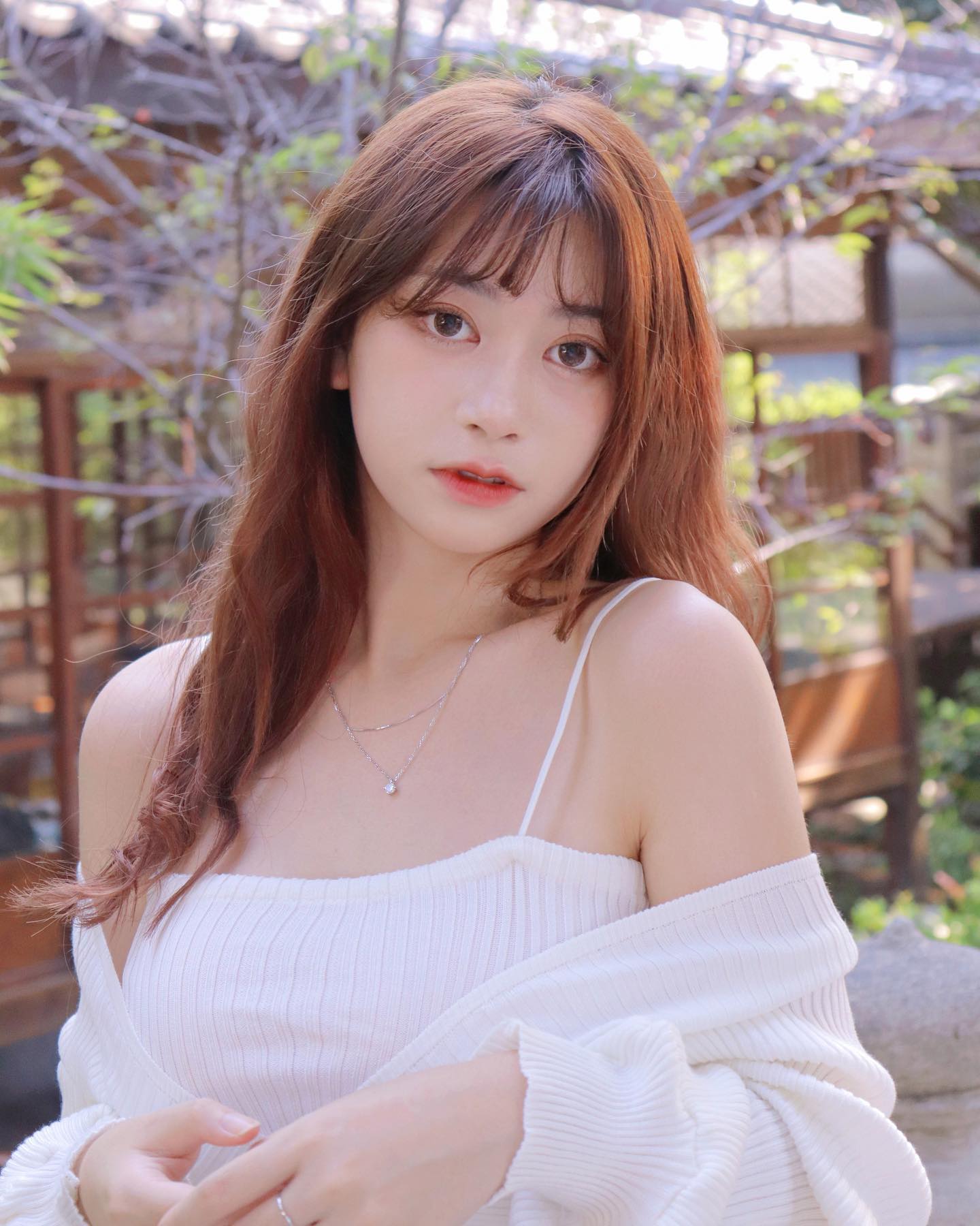 大眼仙女「以涵」太會放電，魔鬼級完美曲線，腿控都招架不住這種誘惑-第1章-图片4