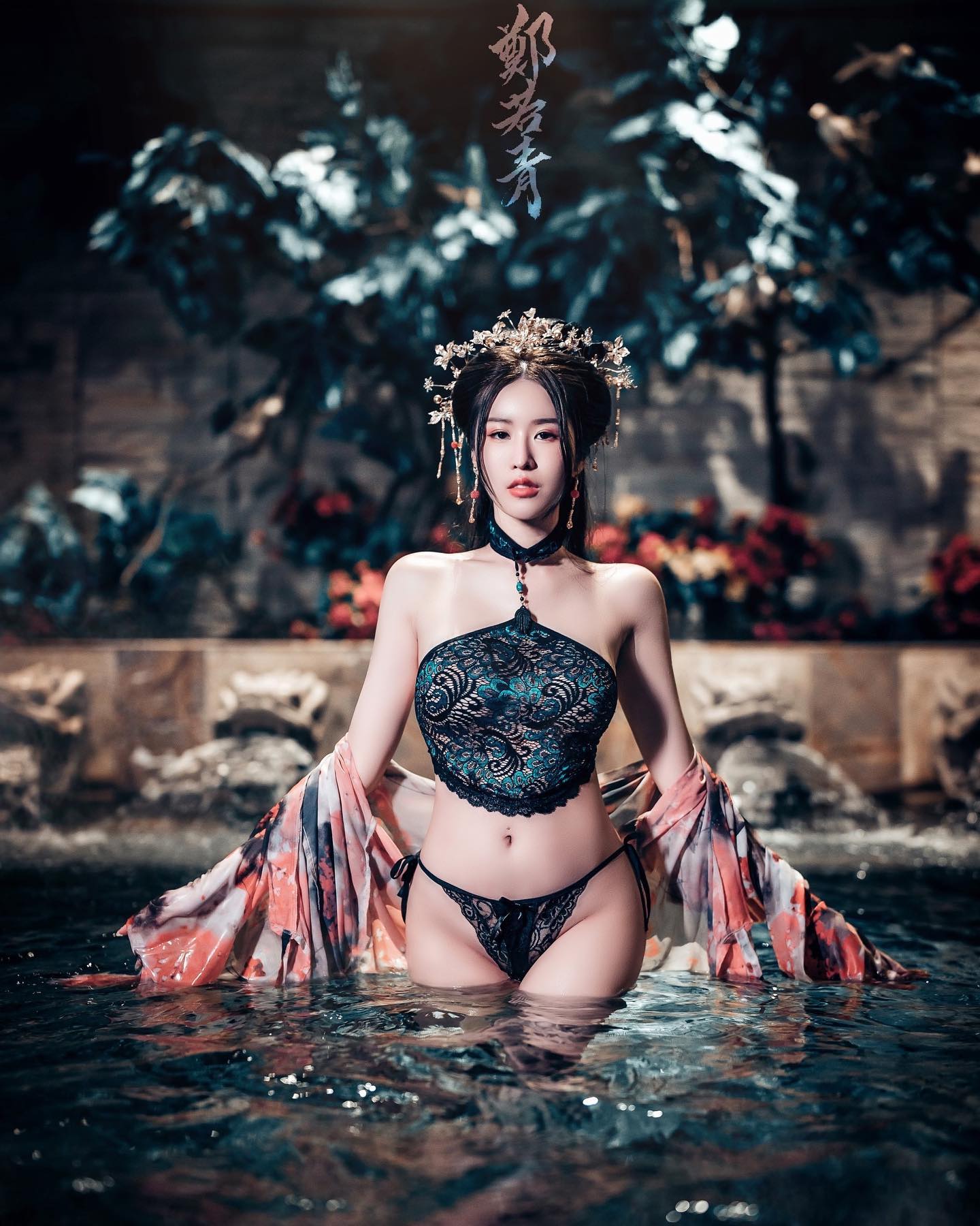 性感女王「鄭若青」挺傲人上圍讓你選一套，「飽滿乳溝」讓人狂噴鼻血！-第1章-图片2