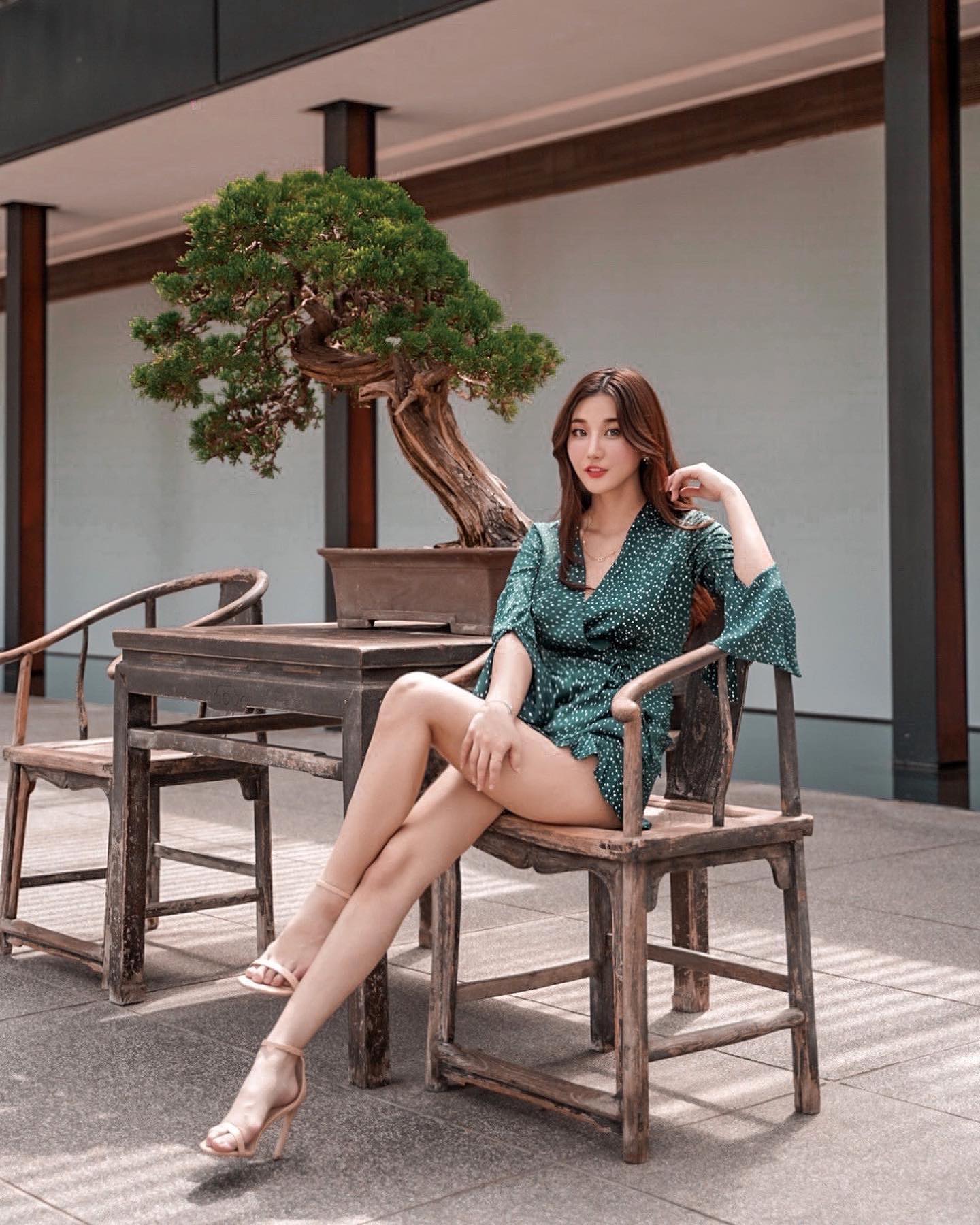 酥胸甜心「霈媞」清新容貌充滿初戀感，「火爆上圍」意圖使人上班分心啊-第1章-图片1