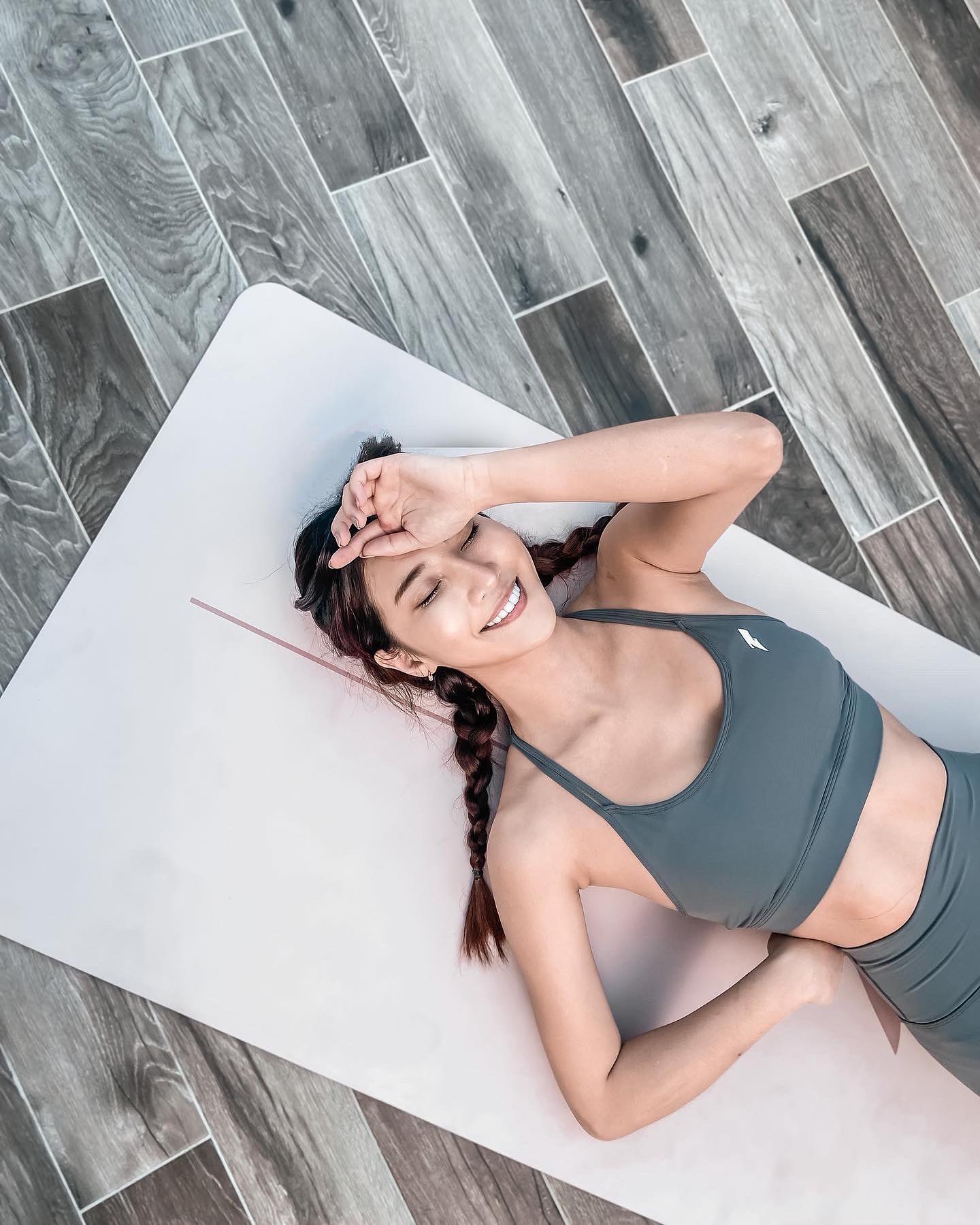 酥胸甜心「霈媞」清新容貌充滿初戀感，「火爆上圍」意圖使人上班分心啊-第1章-图片4