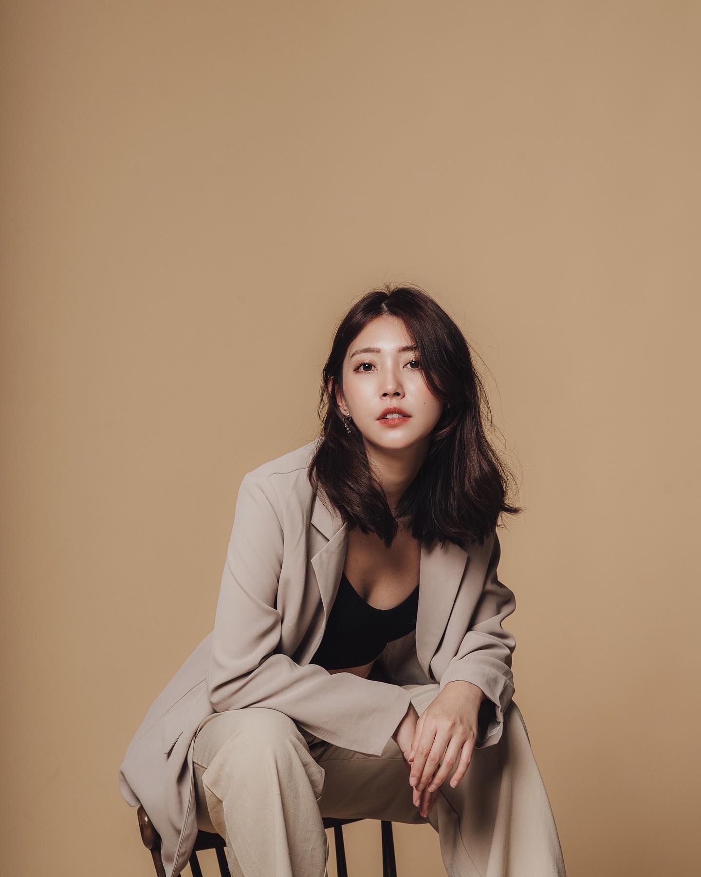 美艷迷人「饒詩婕」火辣美照一定要誓死追隨！人美心善網友都戀愛，被曲線辣暈了！-第1章-图片3