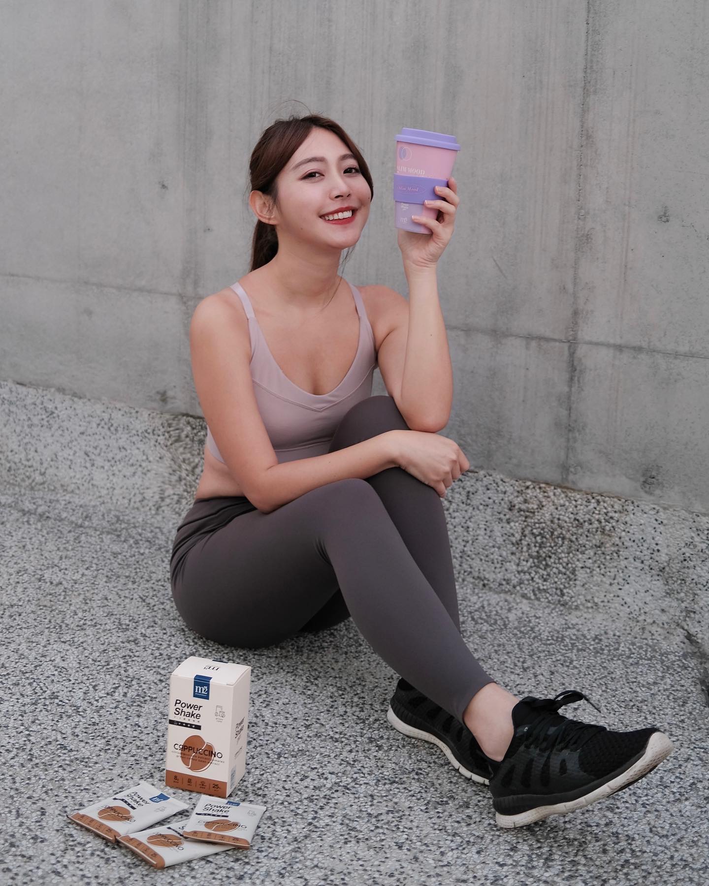 美艷迷人「饒詩婕」火辣美照一定要誓死追隨！人美心善網友都戀愛，被曲線辣暈了！-第1章-图片4