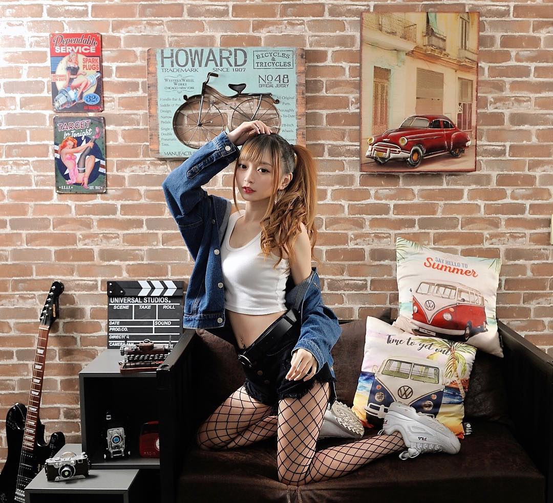 「小洋榛」水汪大眼笑起來太甜美，胸前果然是渾圓兩顆，「白嫩事業線」越看越吸睛！-第1章-图片2