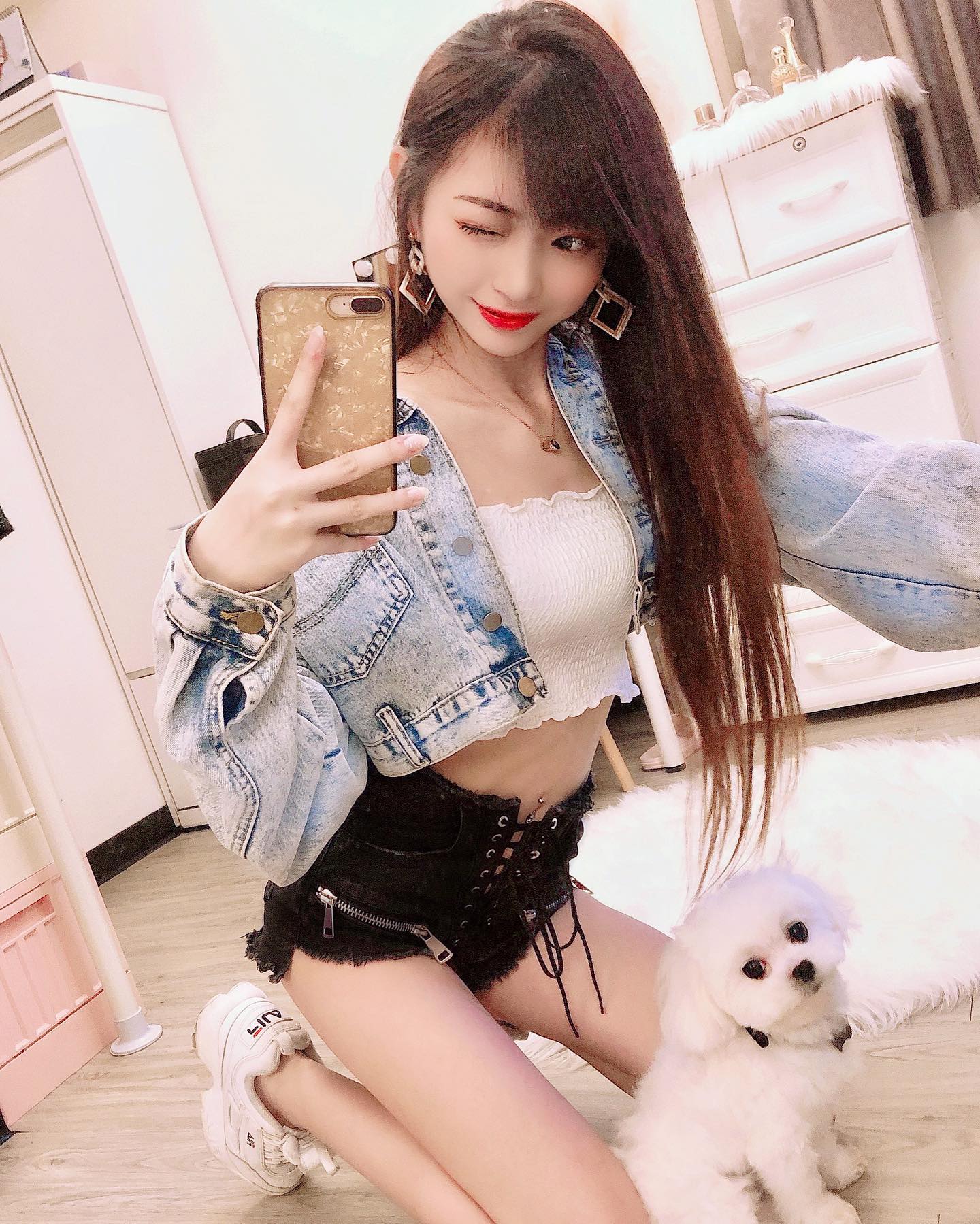 「小洋榛」水汪大眼笑起來太甜美，胸前果然是渾圓兩顆，「白嫩事業線」越看越吸睛！-第1章-图片7