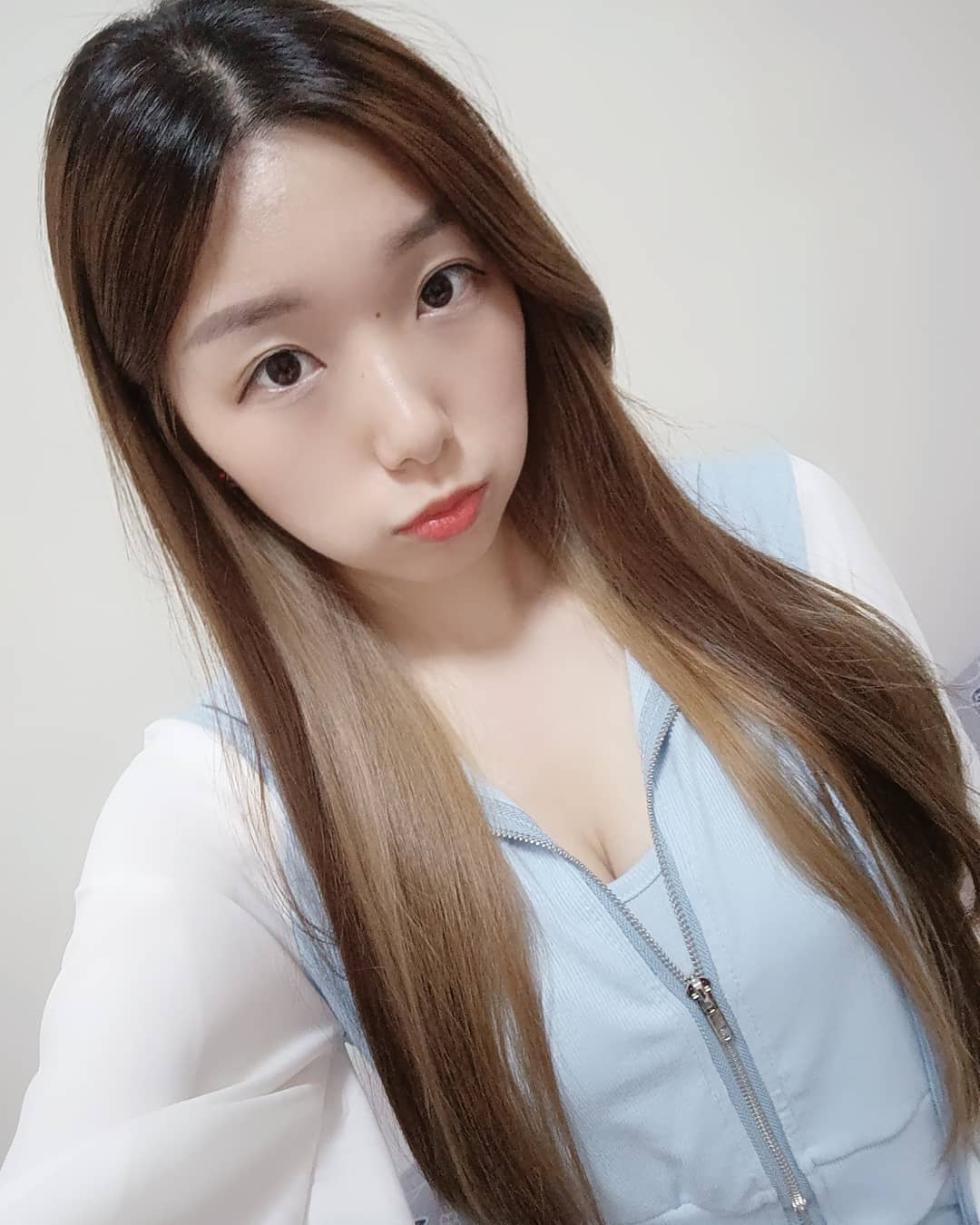 長腿正妹「裴裴」小露事業線「誘惑力滿滿」穿上比基尼好性感好身材-第1章-图片5