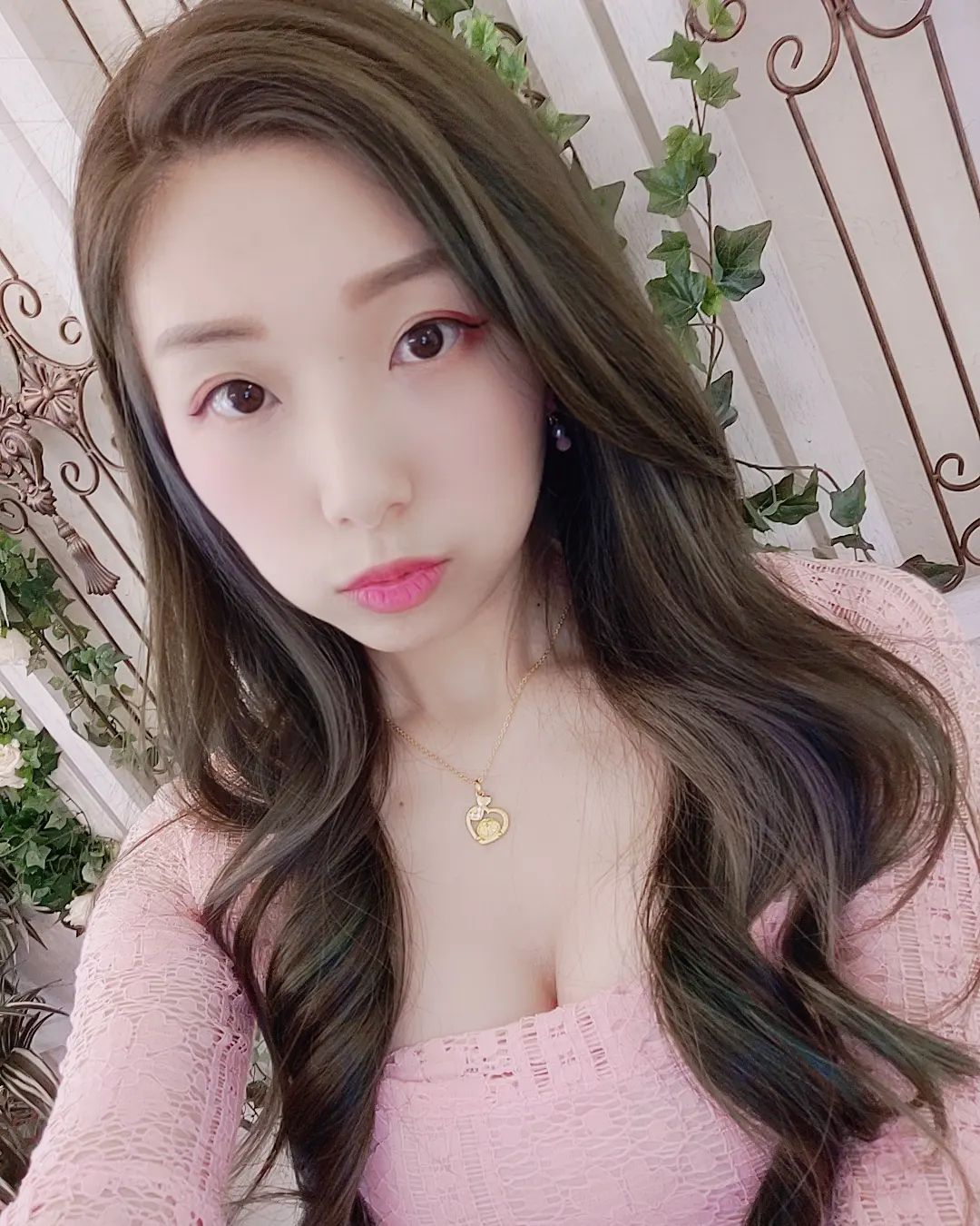 長腿正妹「裴裴」小露事業線「誘惑力滿滿」穿上比基尼好性感好身材-第1章-图片9