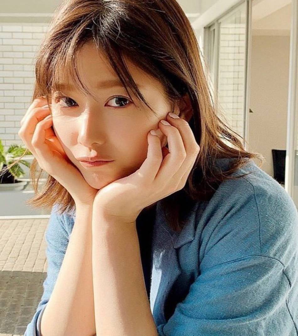 櫸坂第一位雜誌專屬模特兒渡邊理佐-第1章-图片1