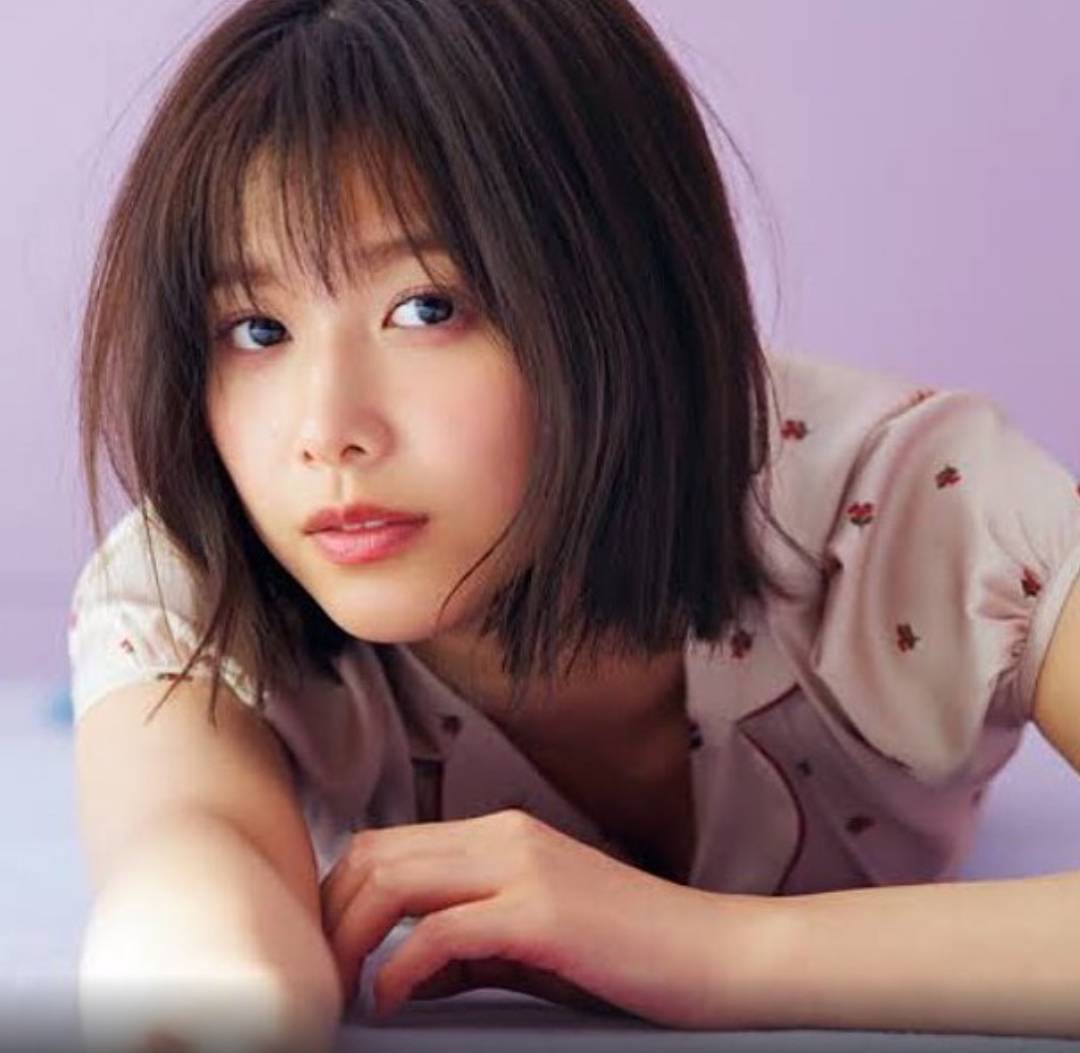 櫸坂第一位雜誌專屬模特兒渡邊理佐-第1章-图片3