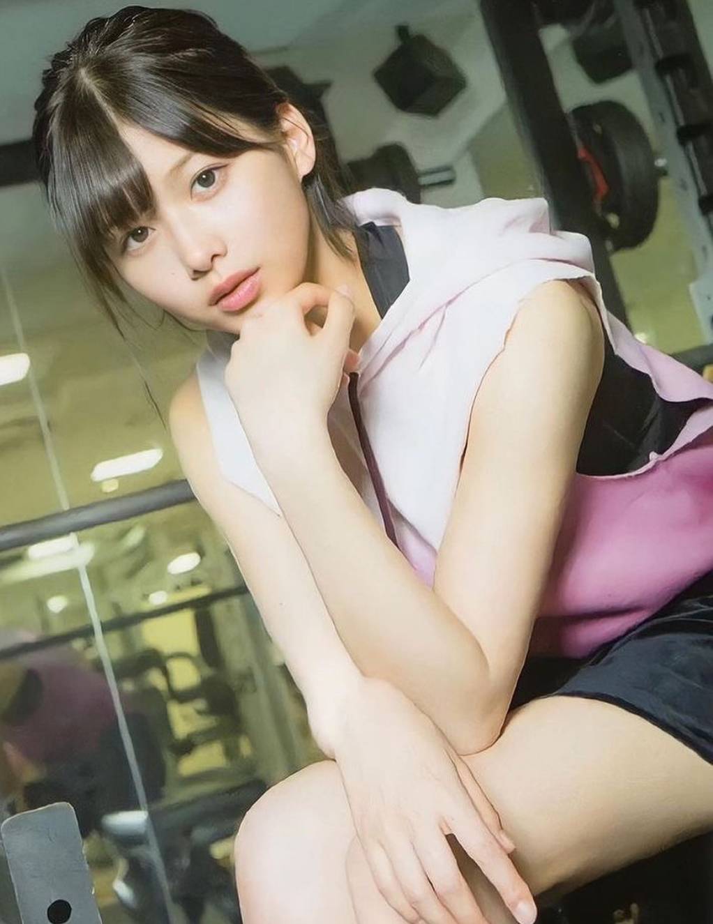 櫸坂第一位雜誌專屬模特兒渡邊理佐-第1章-图片8