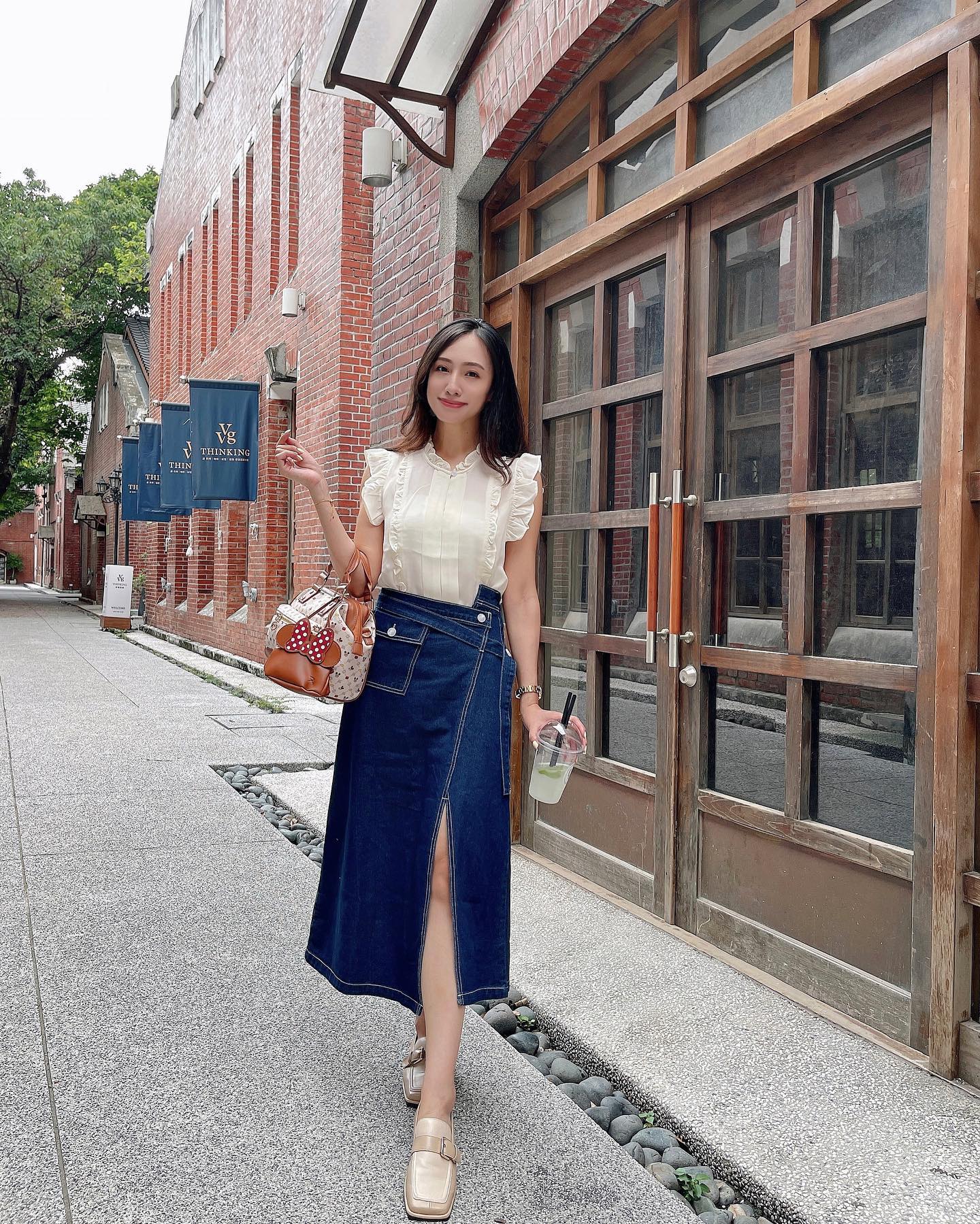 優質正妹「韋韋安」燦爛笑容讓人開心一整天！白皙美乳若隱若現！「逆天長腿」超受矚目-第1章-图片4