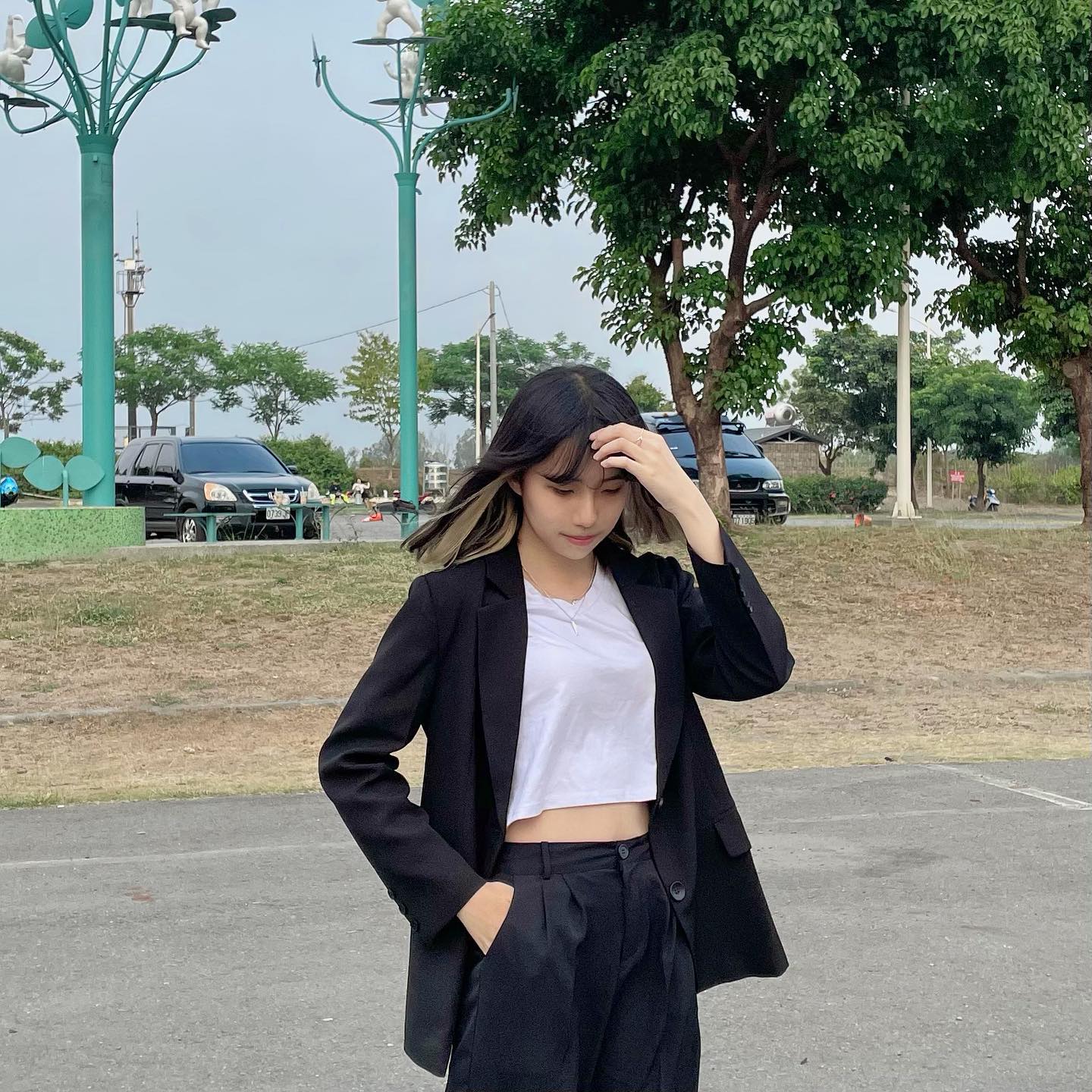 貓系正妹「柯睿YEEEEE」白皙稚嫩的模樣，氣質不凡呀，完美顏值搭配高挑身材讓人秒戀愛-第1章-图片3