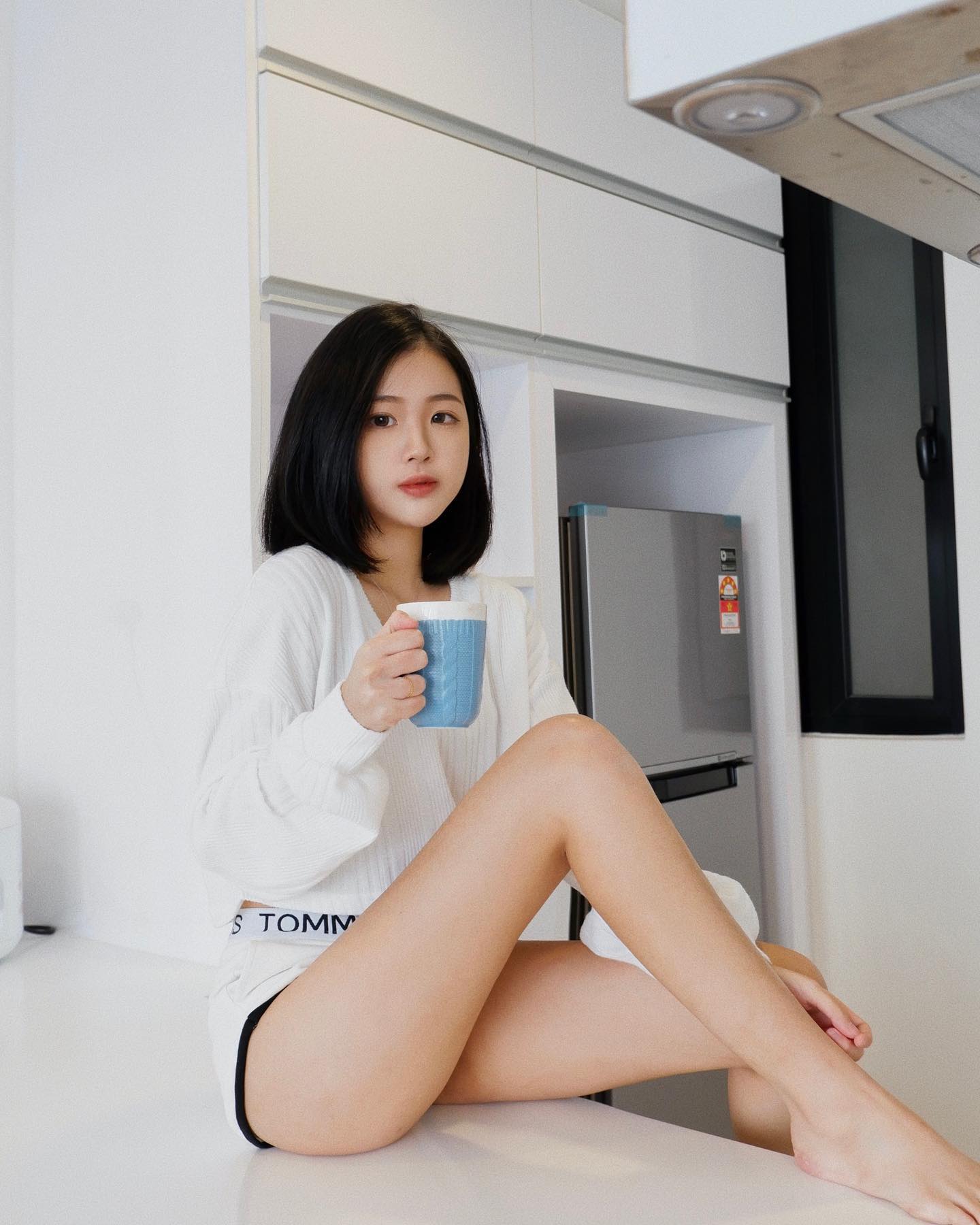 時尚穿搭女神「Janice」S級纖腰的火辣曲線讓人無法置信！超Ｑ笑容讓人戀愛-第1章-图片1