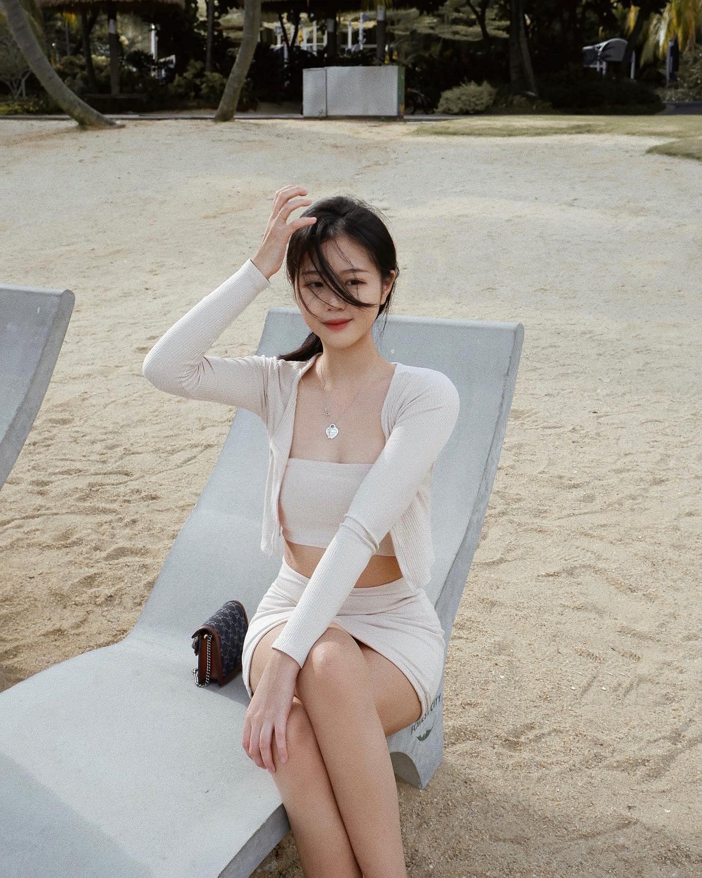 時尚穿搭女神「Janice」S級纖腰的火辣曲線讓人無法置信！超Ｑ笑容讓人戀愛-第1章-图片4