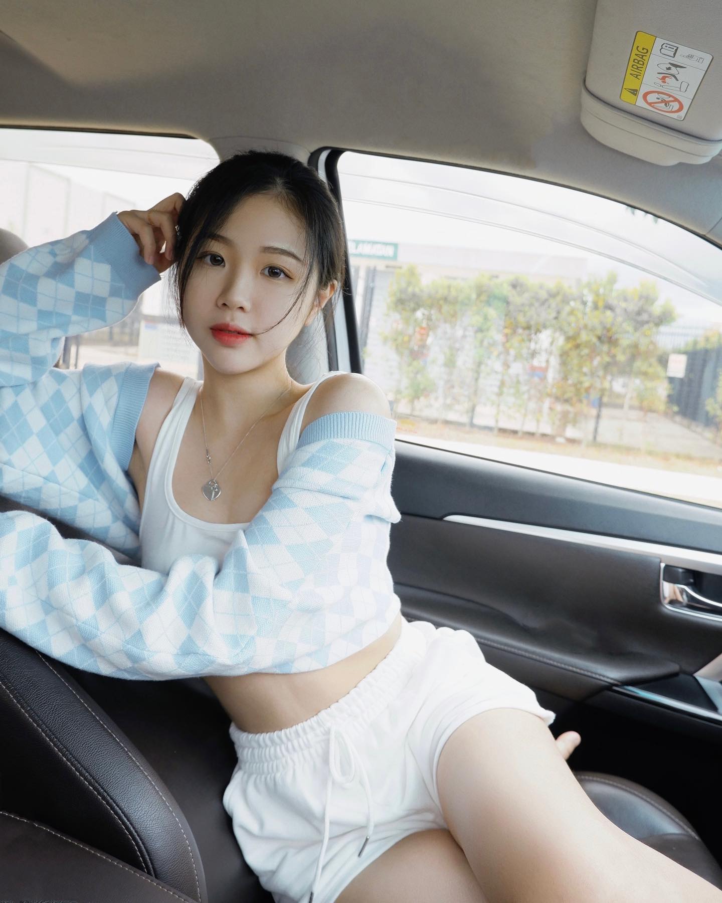 時尚穿搭女神「Janice」S級纖腰的火辣曲線讓人無法置信！超Ｑ笑容讓人戀愛-第1章-图片6