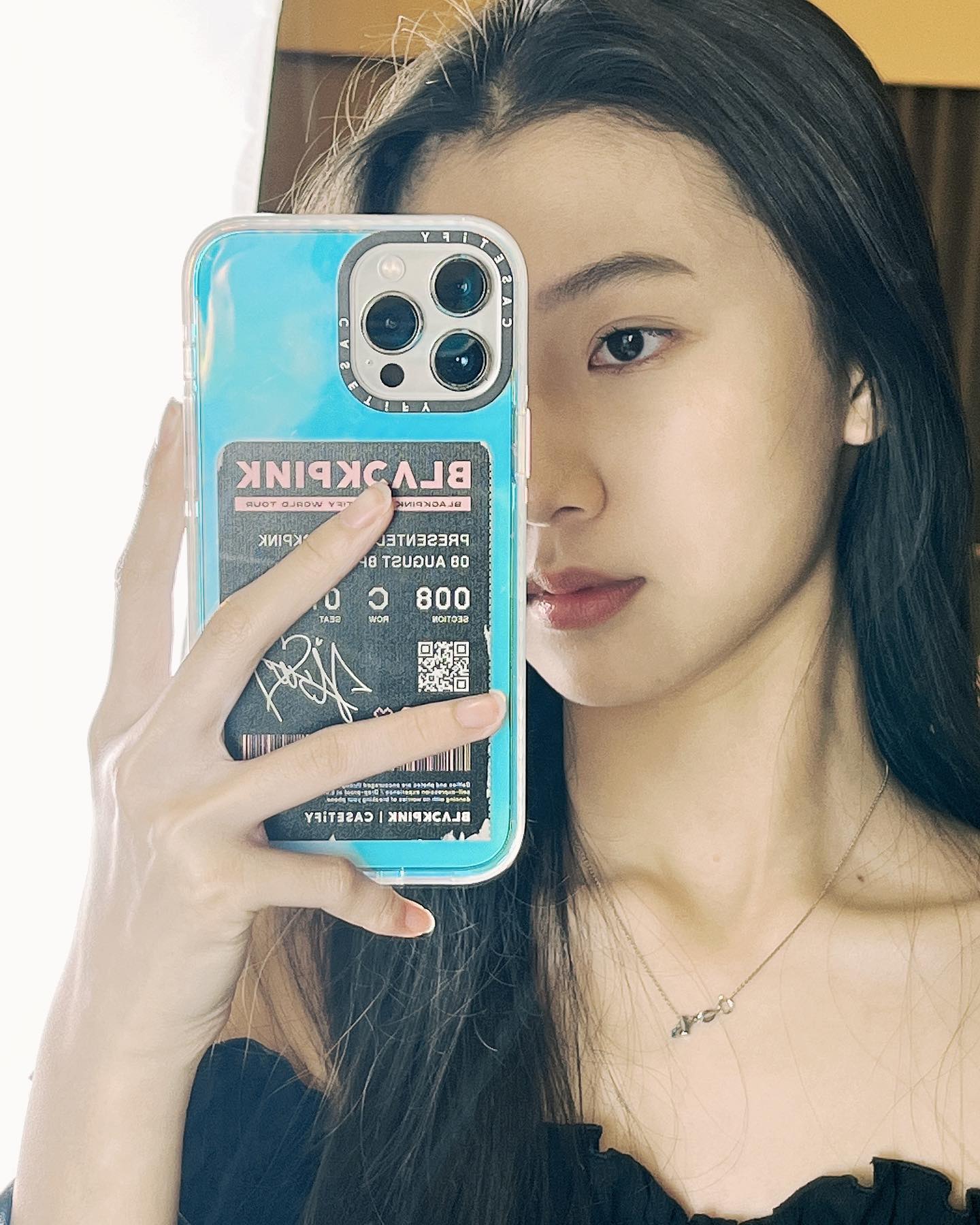 電眼正妹「郁欣」惹火美照充滿女人味啊！修長美腿太犯規了吧！呼之欲出好身材-第1章-图片4