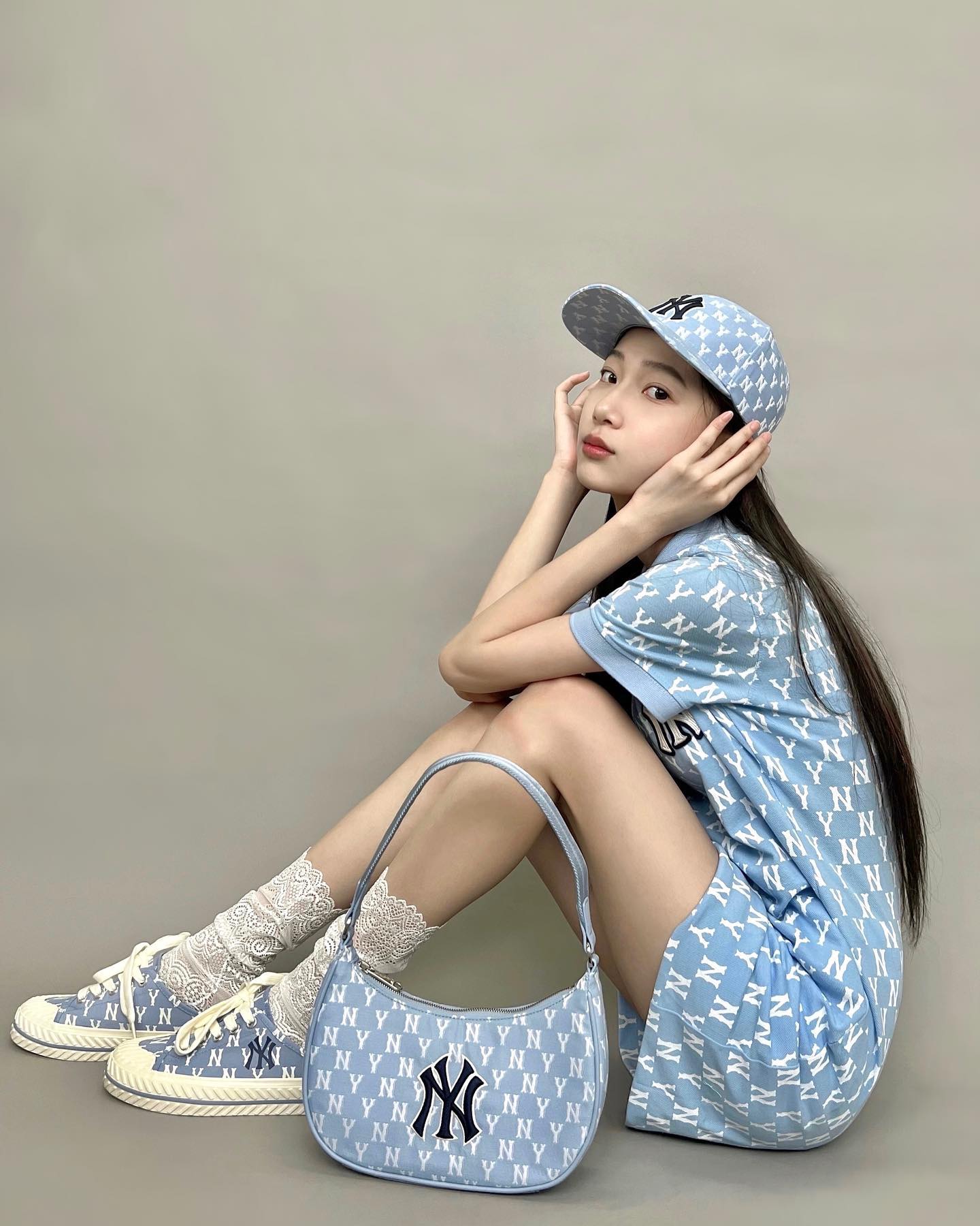 電眼正妹「郁欣」惹火美照充滿女人味啊！修長美腿太犯規了吧！呼之欲出好身材-第1章-图片7