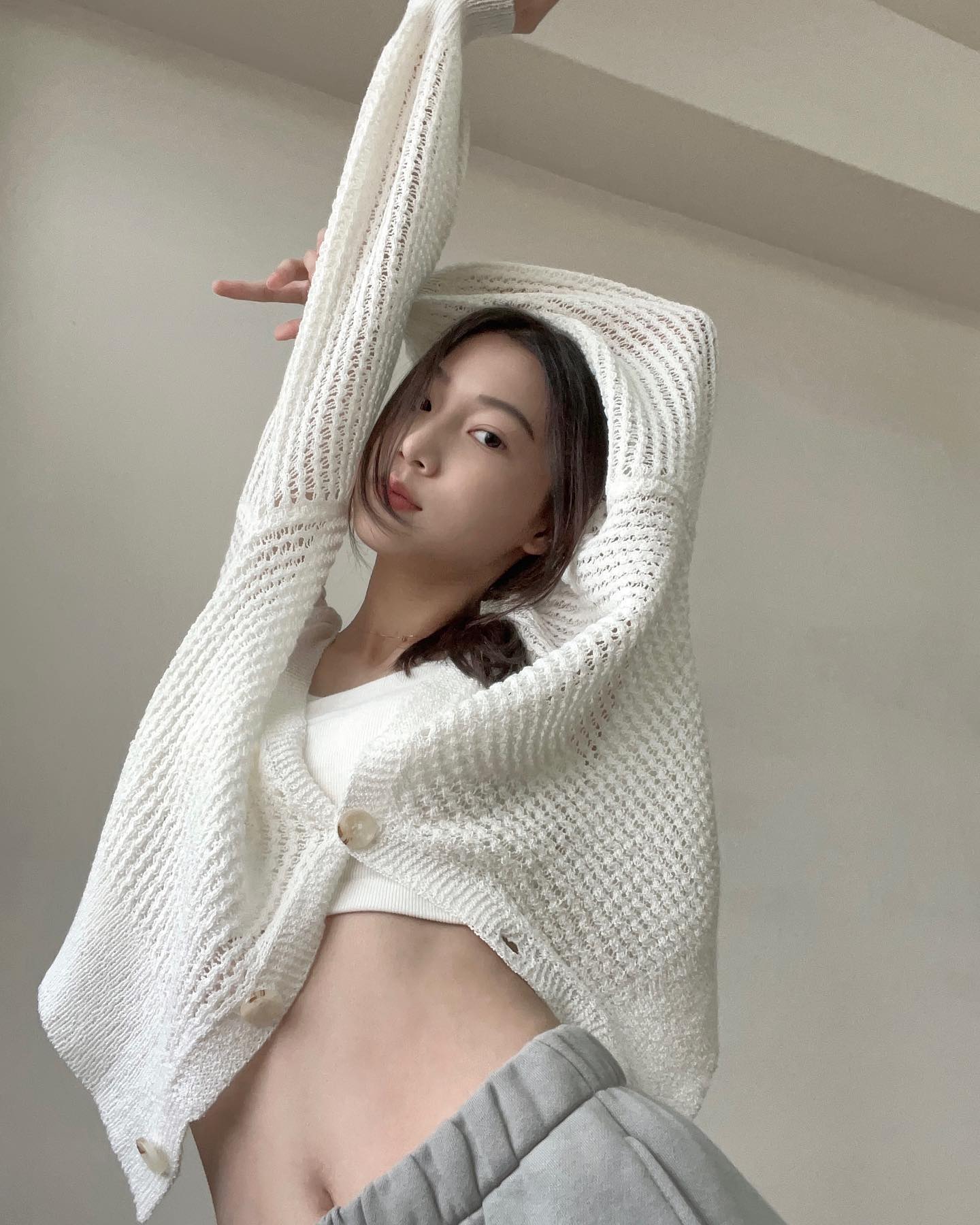 電眼正妹「郁欣」惹火美照充滿女人味啊！修長美腿太犯規了吧！呼之欲出好身材-第1章-图片10