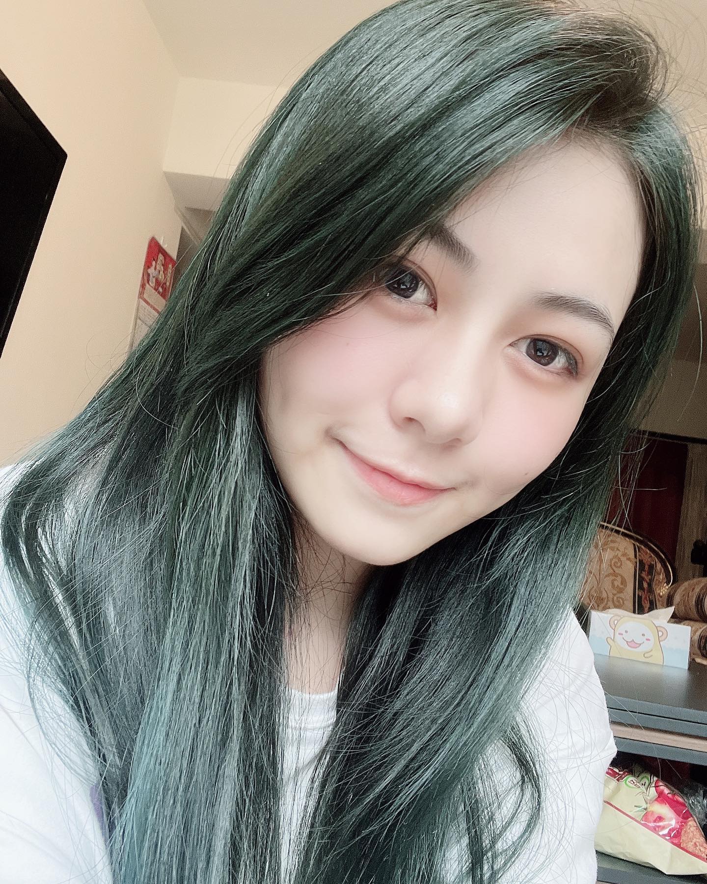 白嫩氣質美女「許孟甯」甜美笑容太加分，那雙美腿太驚人了！-第1章-图片10