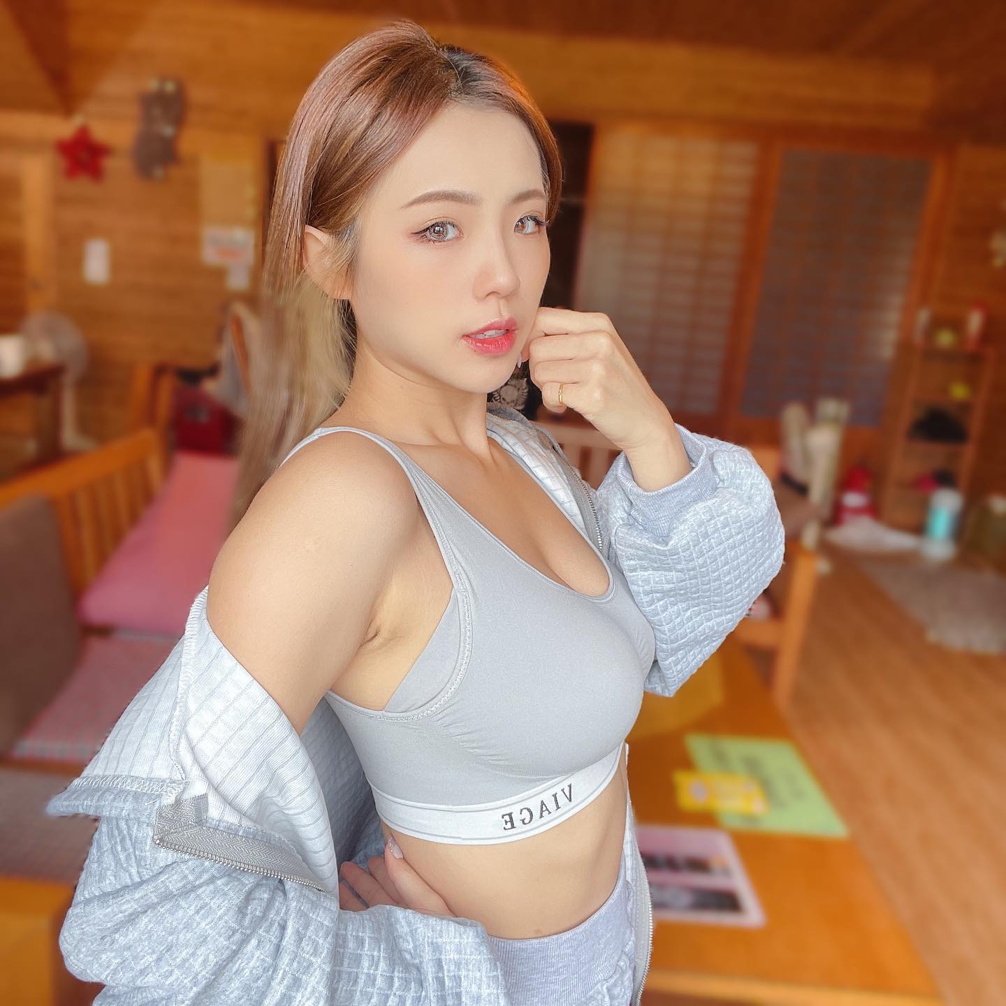 雪白巨乳妹「Queena」辣照撩不停，一手難掌握大的好滿足，ig點開大片肉色洗眼睛啦-第1章-图片4