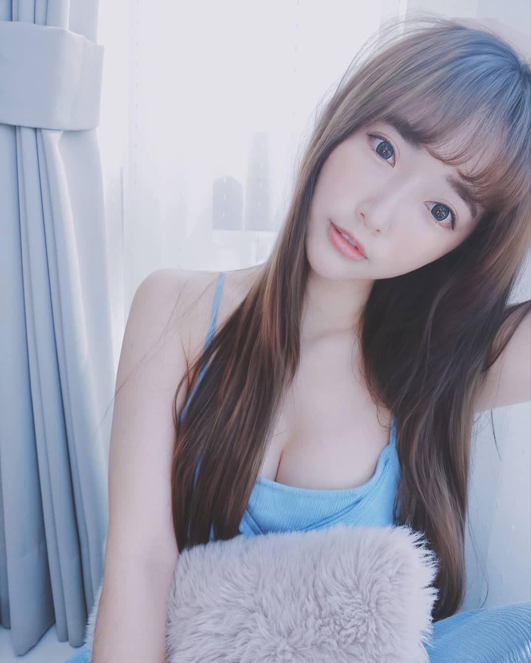 甜美妹子「Mita映晨」用「胸狠武器」狙擊你的心，大膽惹火視角，笑容充滿療癒感-第1章-图片1