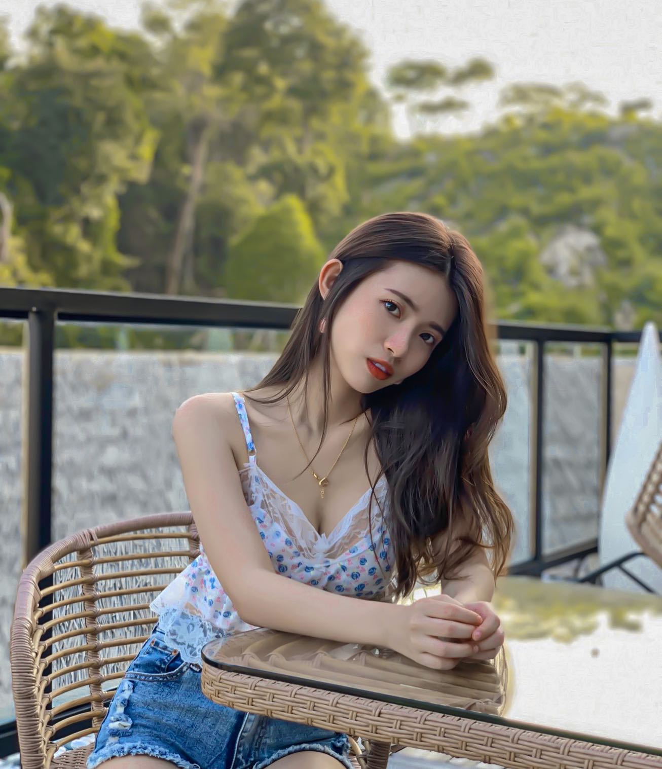 女神「邱蕙菁」身材曲線好驚人，渾圓緊實塞滿整個畫面，激起所有男人的保護慾！-第1章-图片2