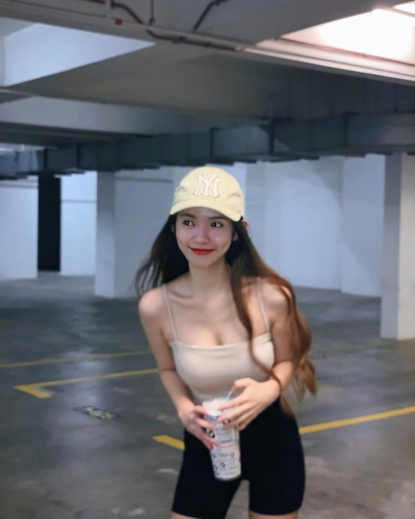 女神「邱蕙菁」身材曲線好驚人，渾圓緊實塞滿整個畫面，激起所有男人的保護慾！-第1章-图片8