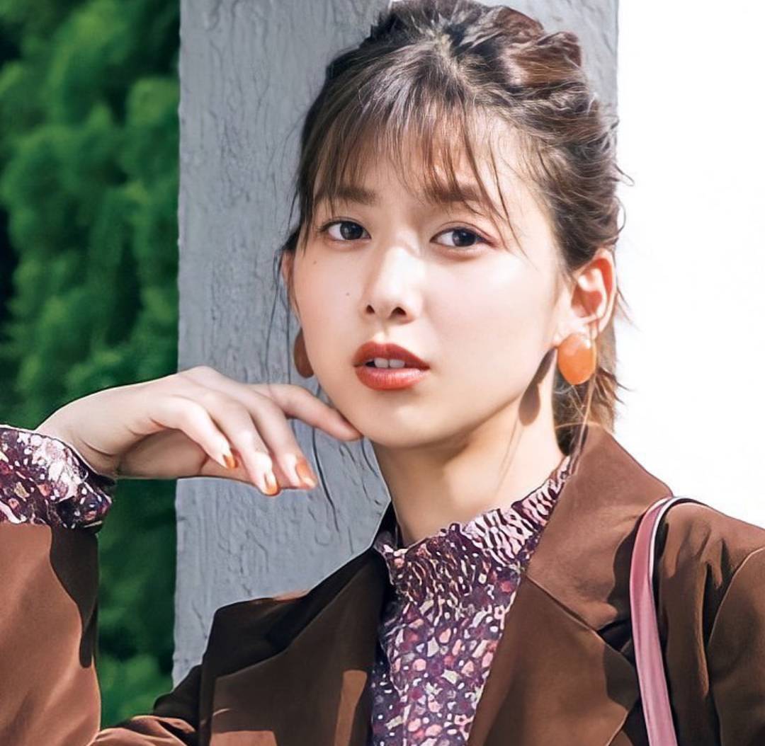 兼具美貌與身材渡邊理佐-第1章-图片10