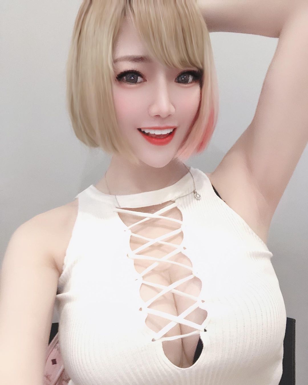 白皙美乳女神「陳甜芯」雙峰緊夾讓人好亢奮！身材曲線好驚人，粉絲都心跳加速了！-第1章-图片5