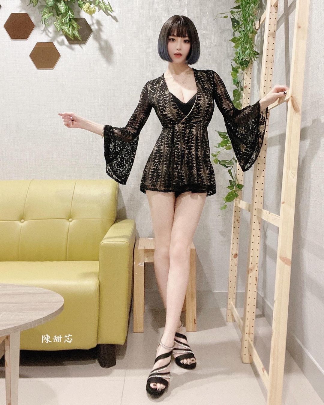 白皙美乳女神「陳甜芯」雙峰緊夾讓人好亢奮！身材曲線好驚人，粉絲都心跳加速了！-第1章-图片9