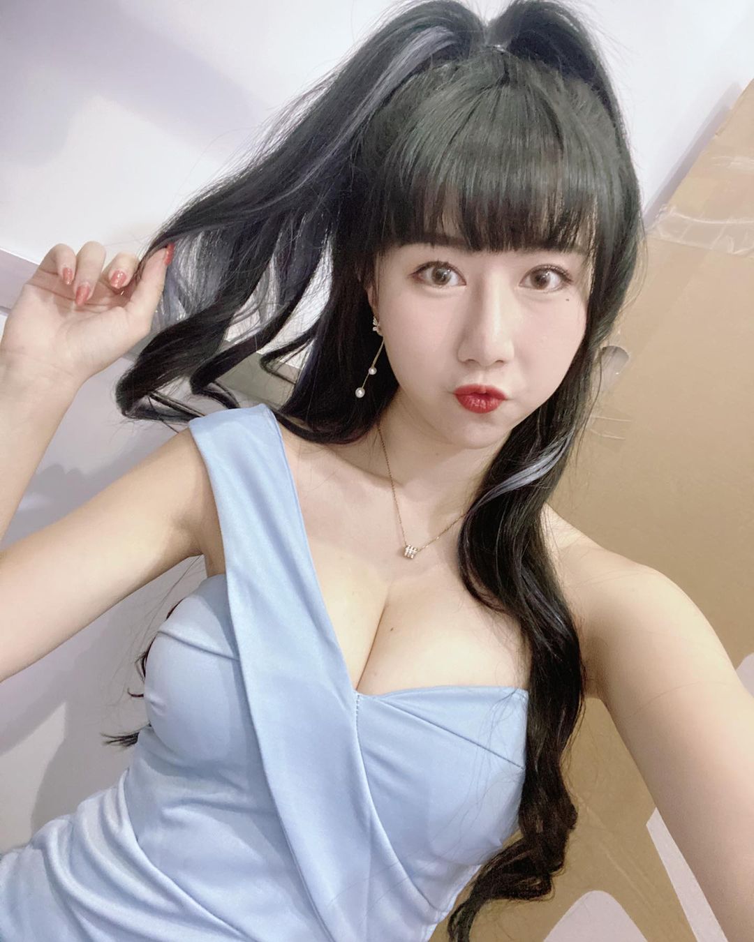 女友系正妹「軒軒」身材兇兇「臉蛋太甜了」這辣度回頭率簡直100趴呀-第1章-图片8