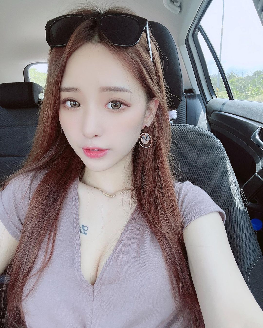 爆乳正妹「全糖熊熊」嫵媚肉體讓人hold不住，飢渴瞬間引爆，飽滿的弧度讓人受不了-第1章-图片9